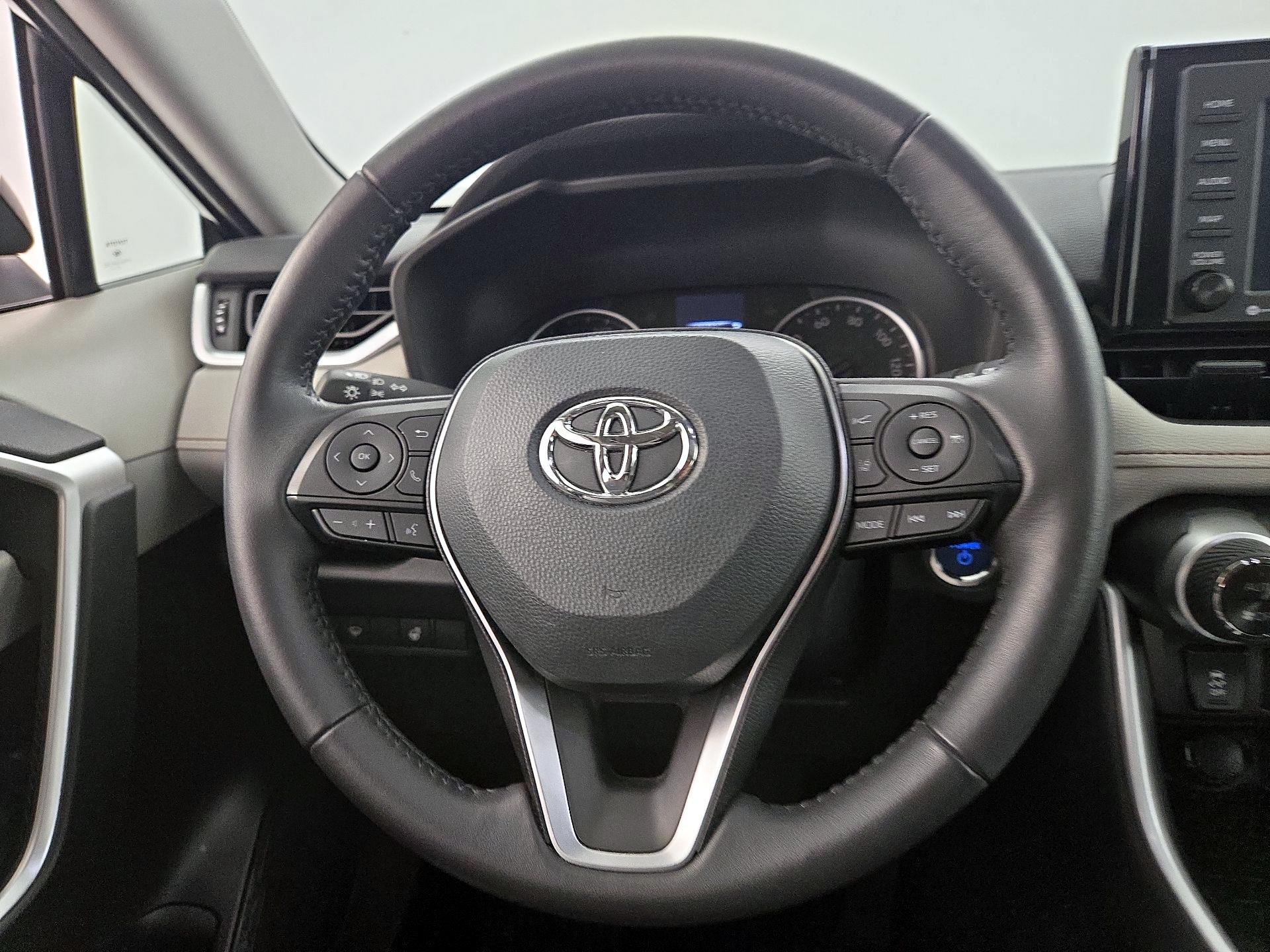 Thumbnail: 2022 Toyota RAV4 - 10