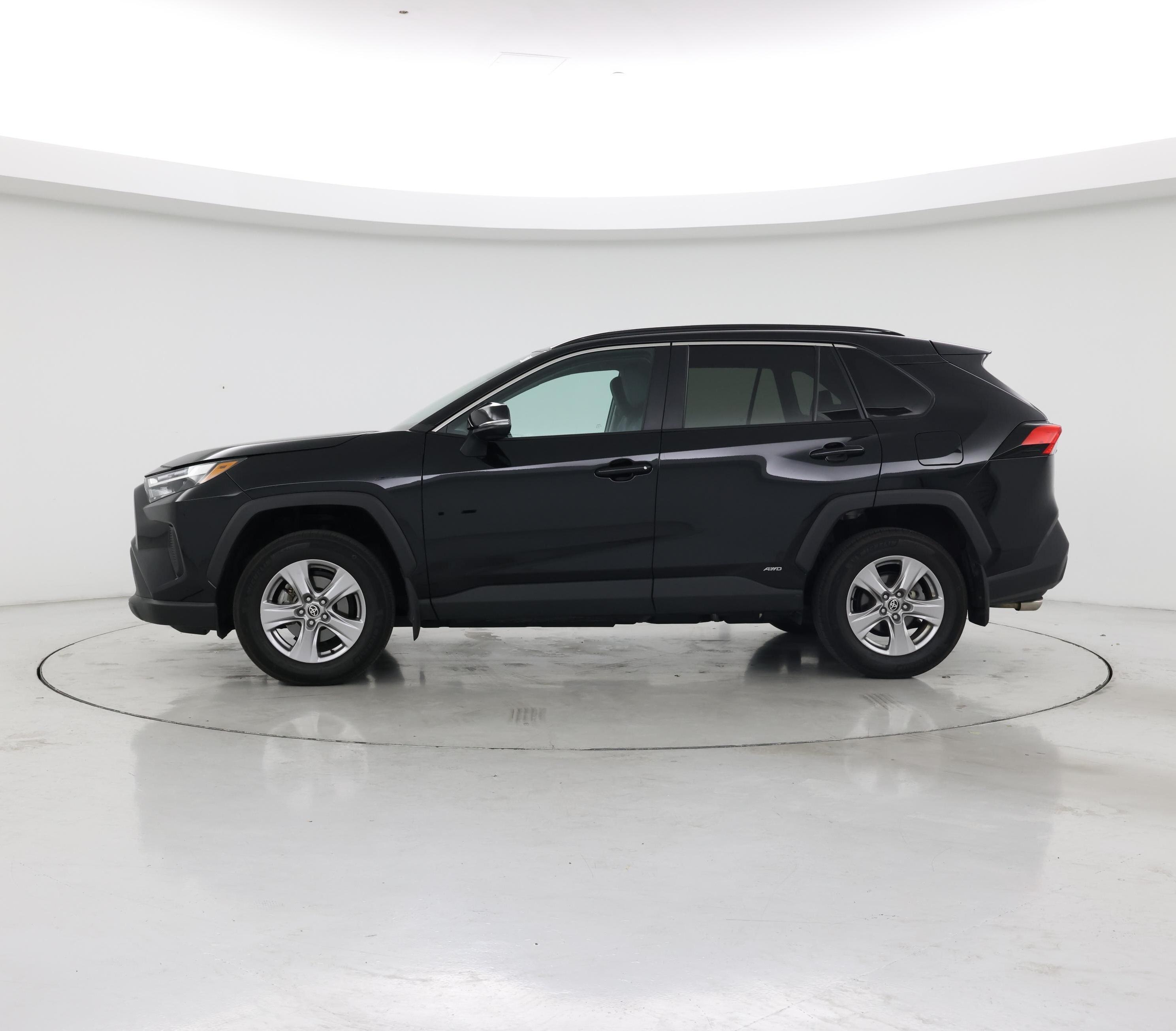 Thumbnail: 2022 Toyota RAV4 - 3