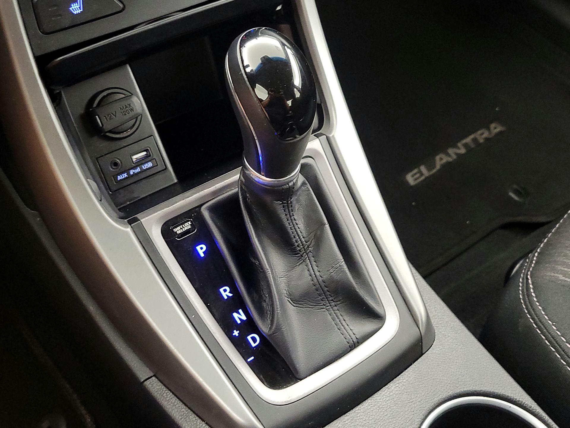 Thumbnail: 2016 Hyundai Elantra - 17