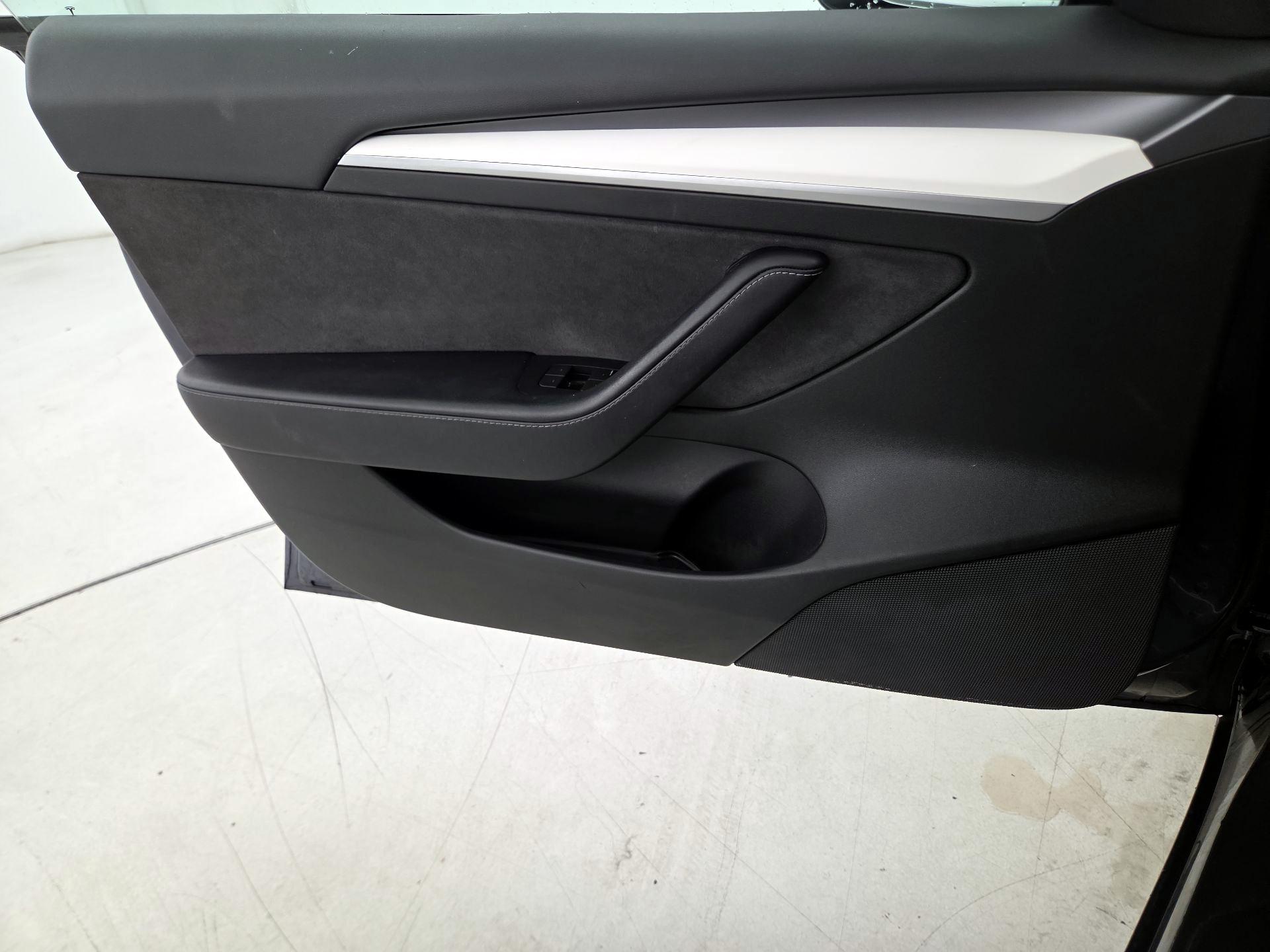 Thumbnail: 2023 Tesla Model 3 - 12