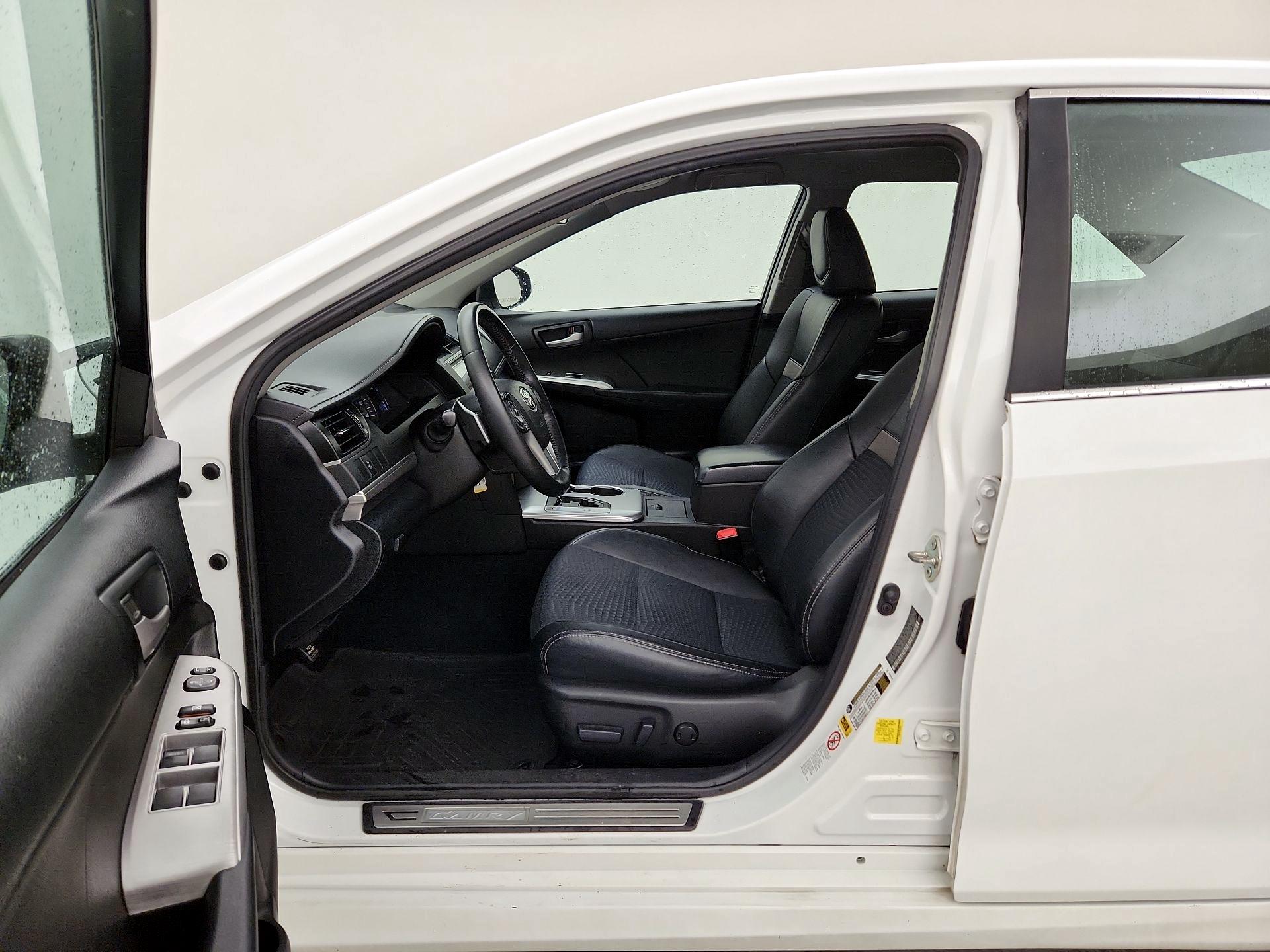Thumbnail: 2014 Toyota Camry - 11