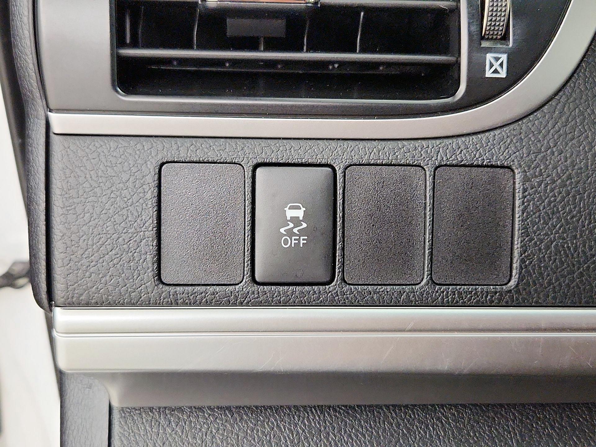 Thumbnail: 2014 Toyota Camry - 13