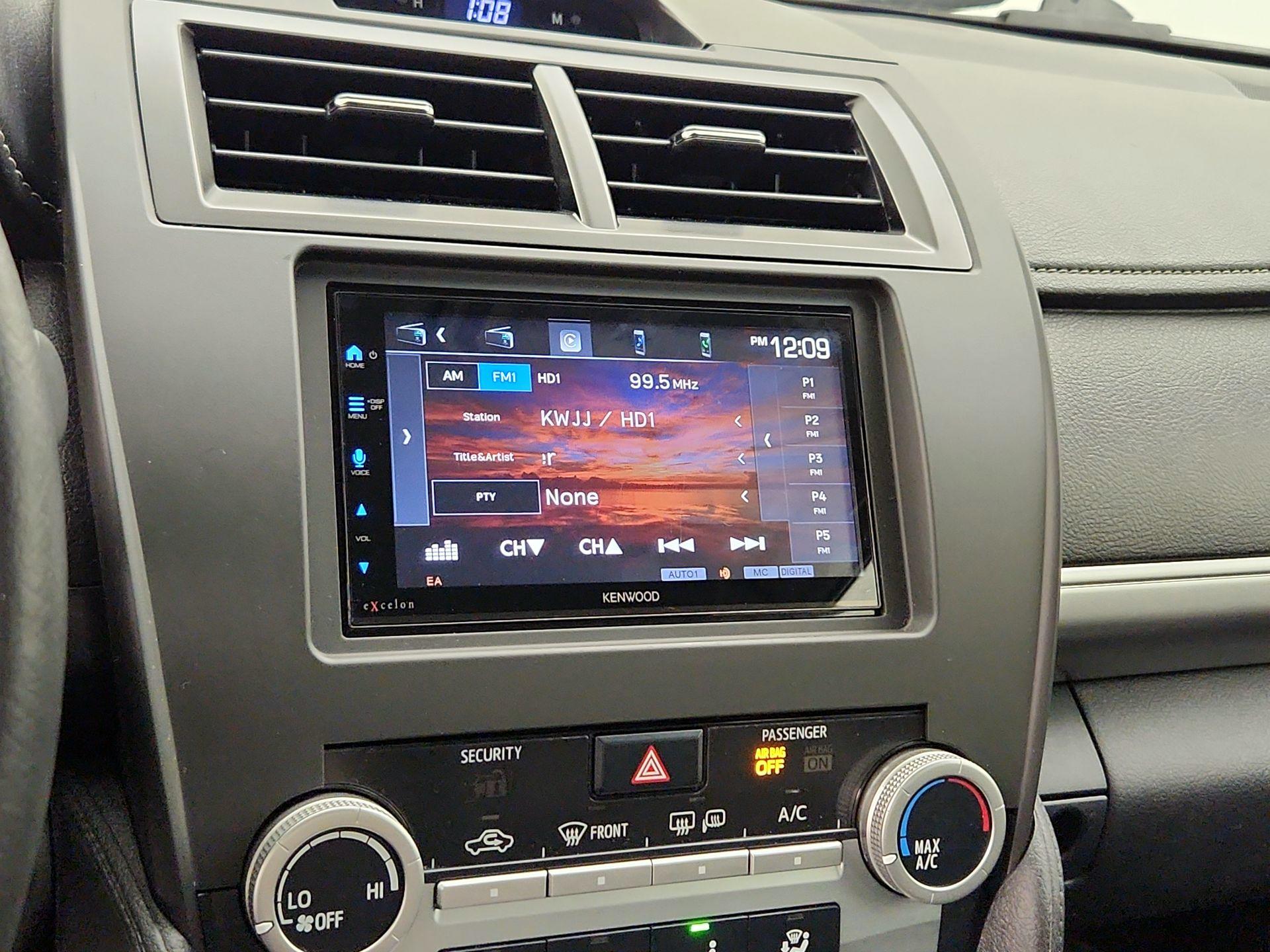 Thumbnail: 2014 Toyota Camry - 15