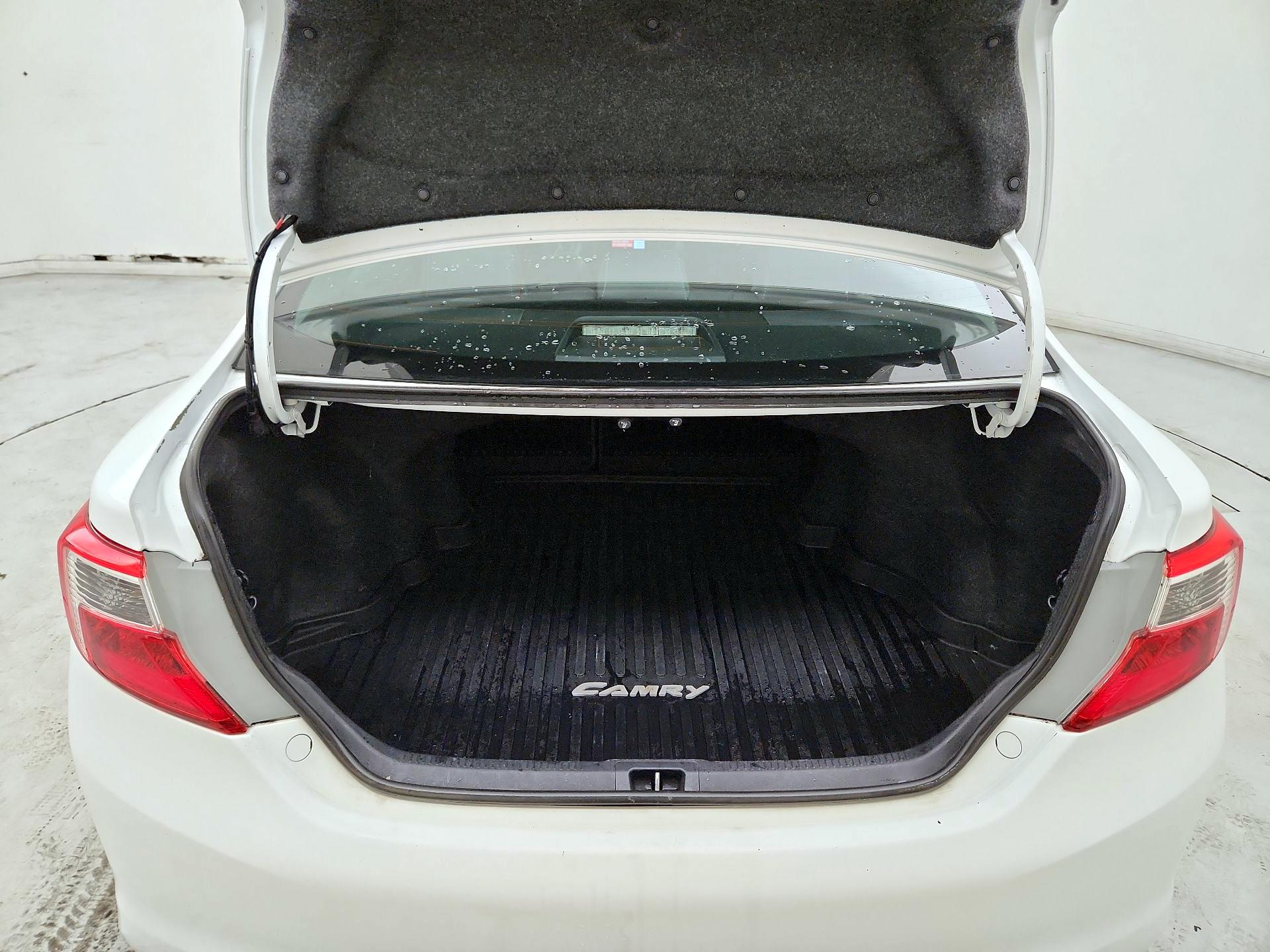 Thumbnail: 2014 Toyota Camry - 20