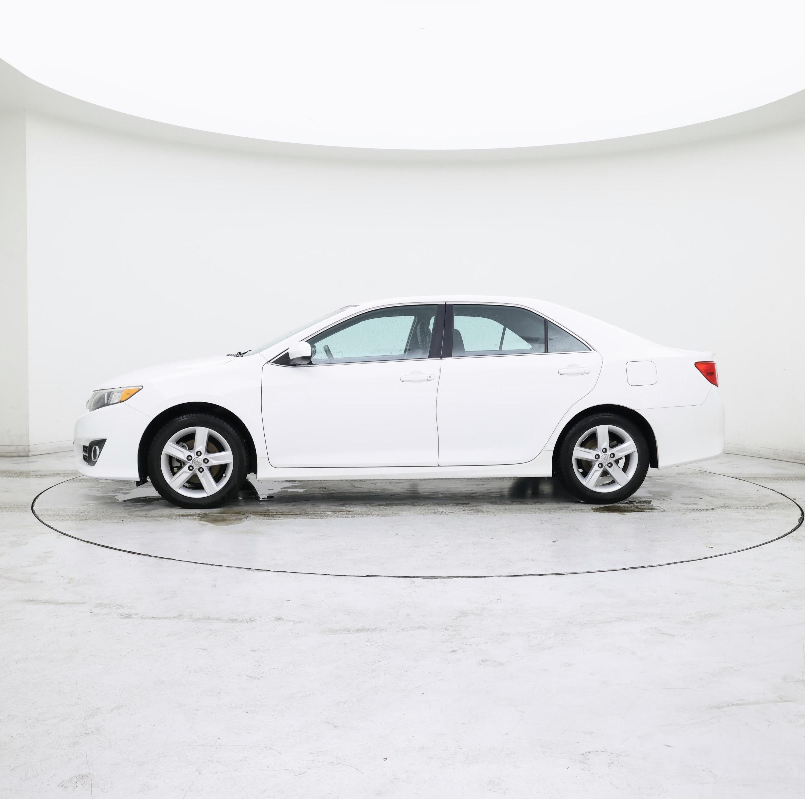 Thumbnail: 2014 Toyota Camry - 3