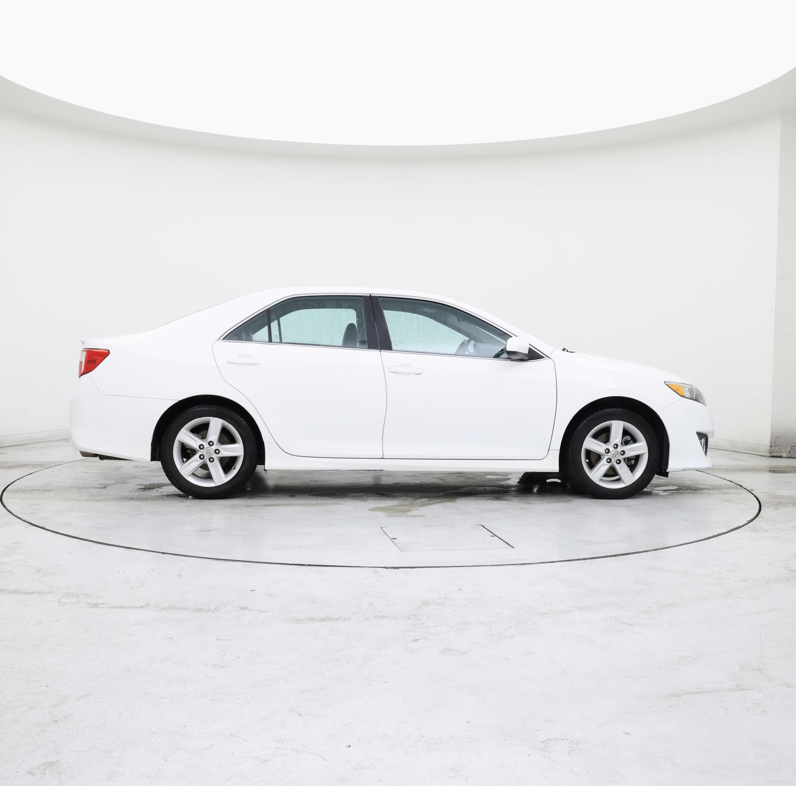 Thumbnail: 2014 Toyota Camry - 7