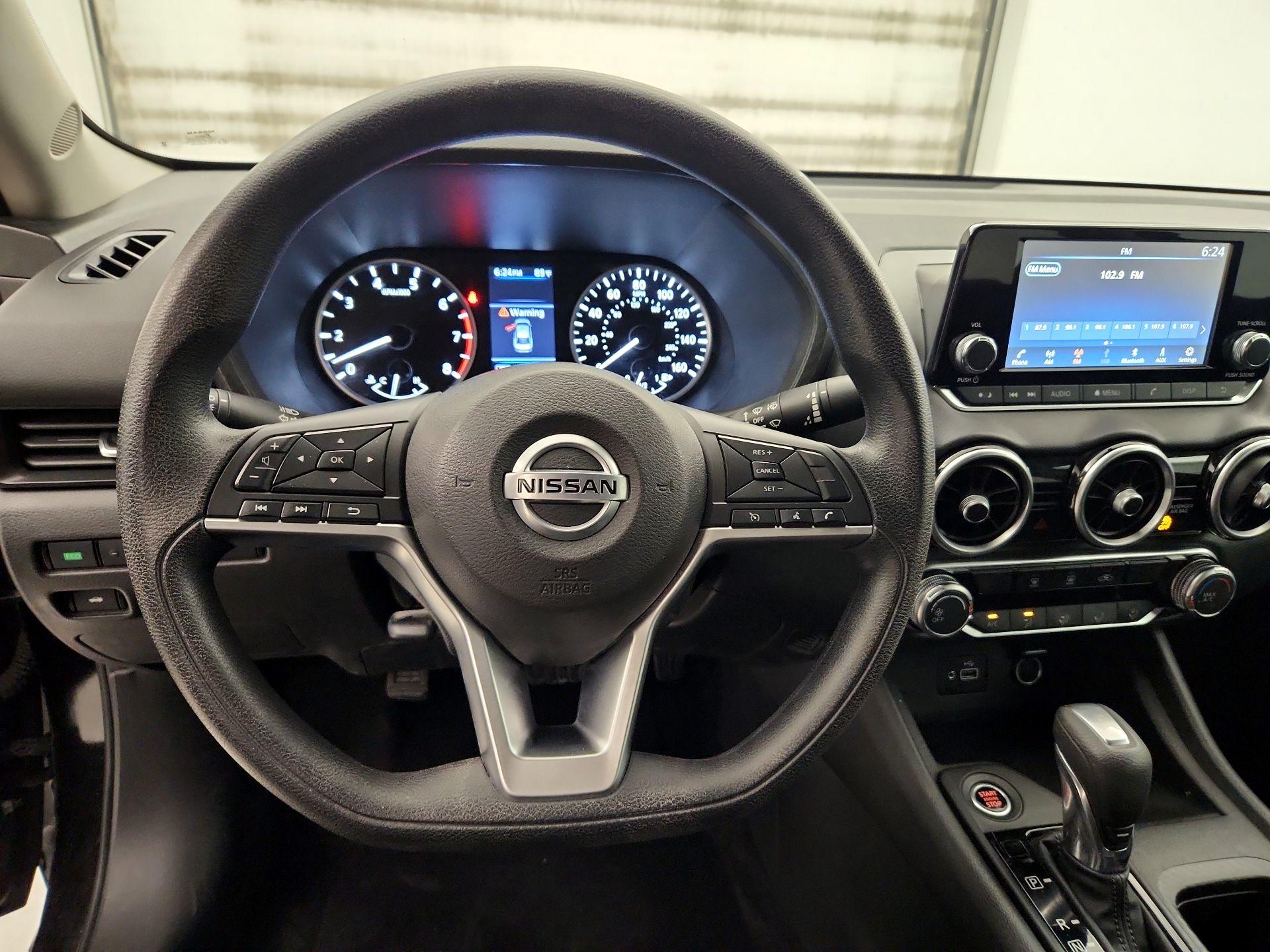 Thumbnail: 2022 Nissan Sentra - 10