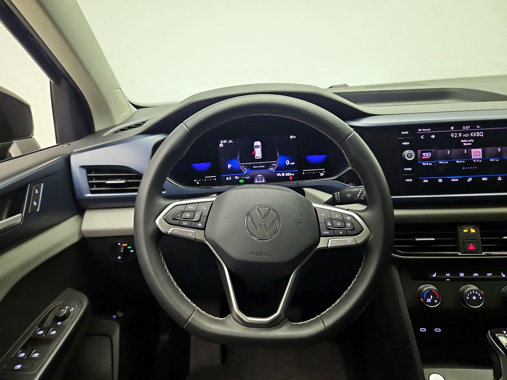 Thumbnail: 2022 Volkswagen Taos - 10