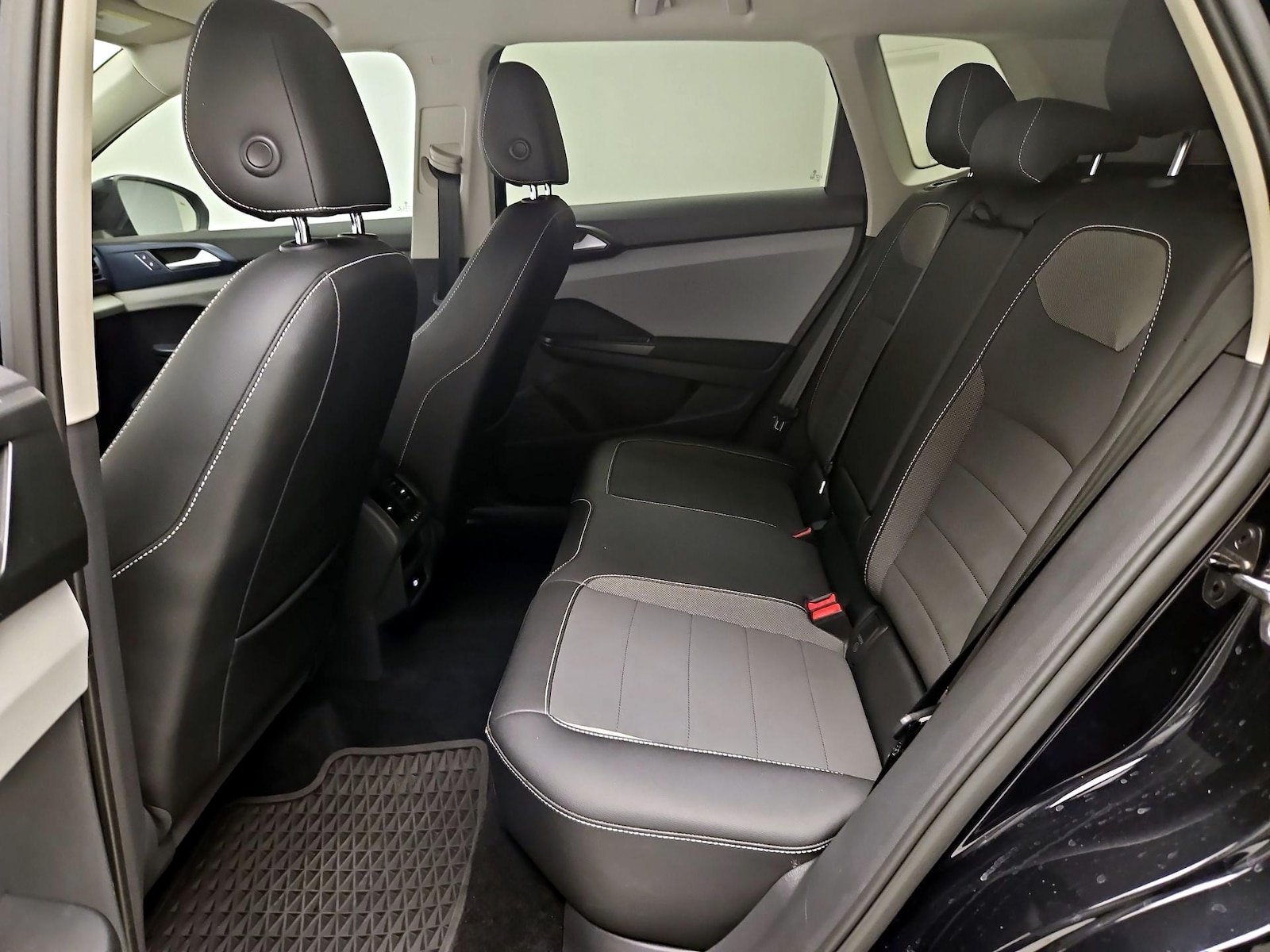 2022 Volkswagen Taos SE - Photo 18