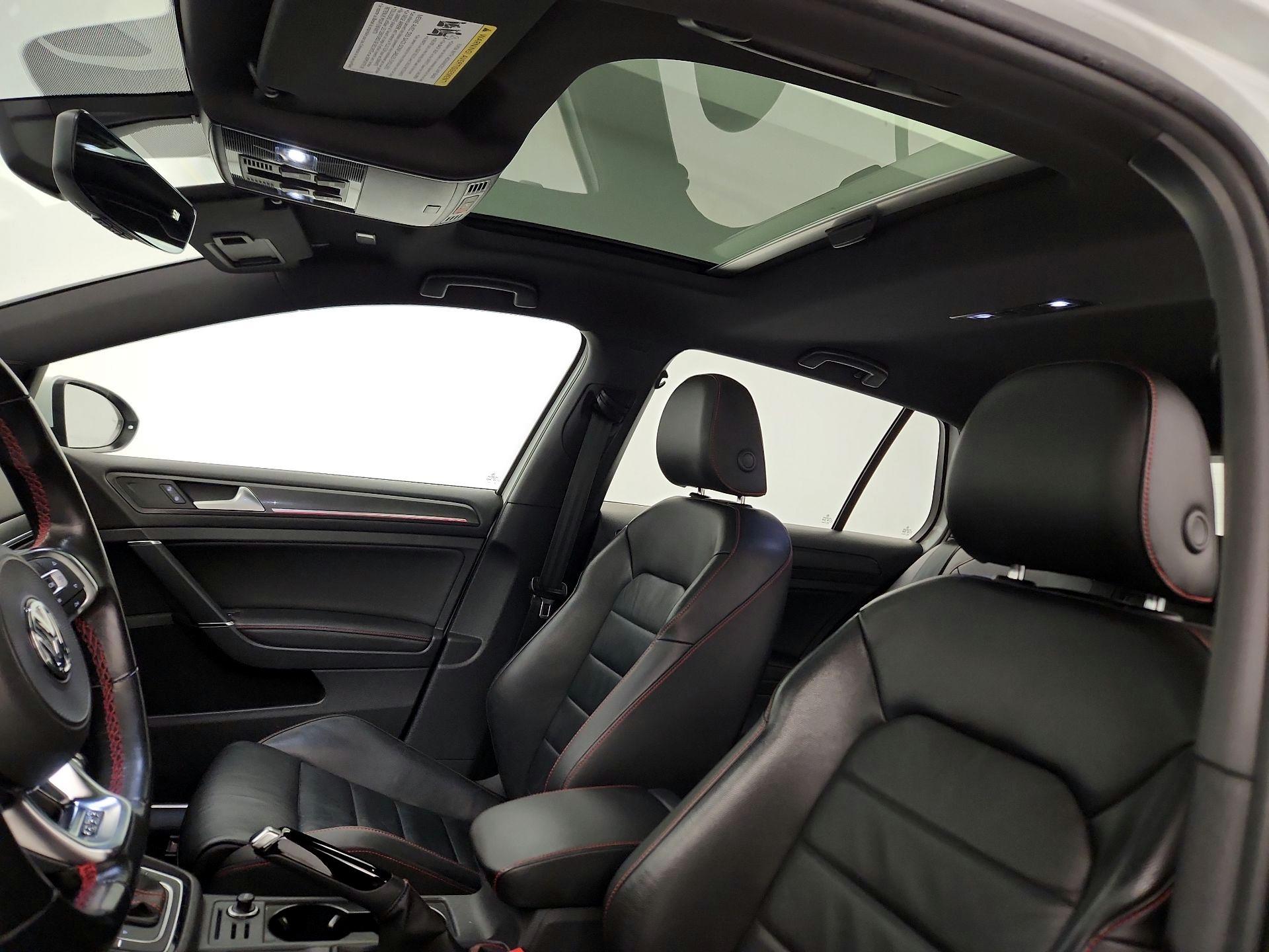 Thumbnail: 2020 Volkswagen Golf - 19