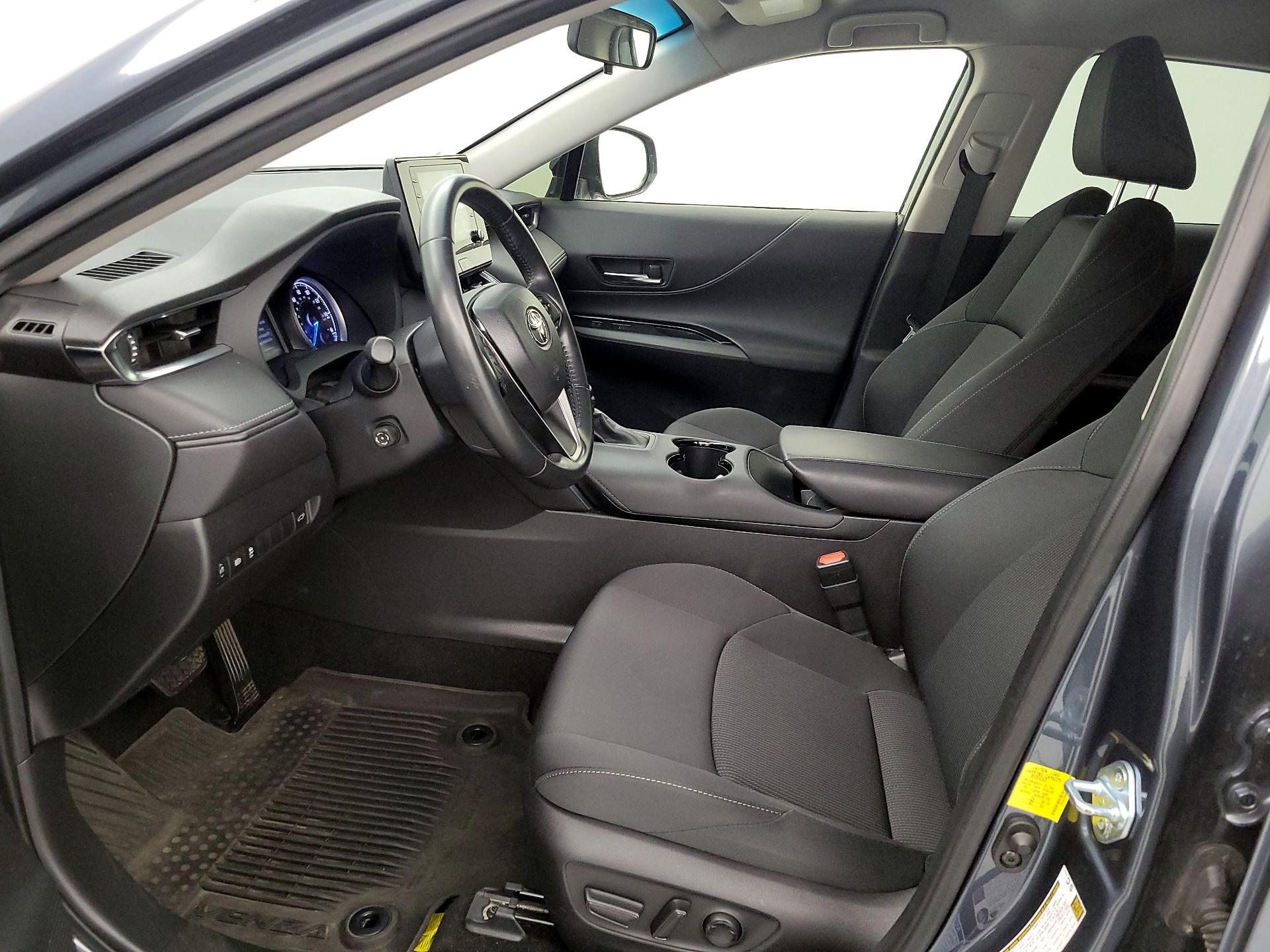 Thumbnail: 2021 Toyota Venza - 11