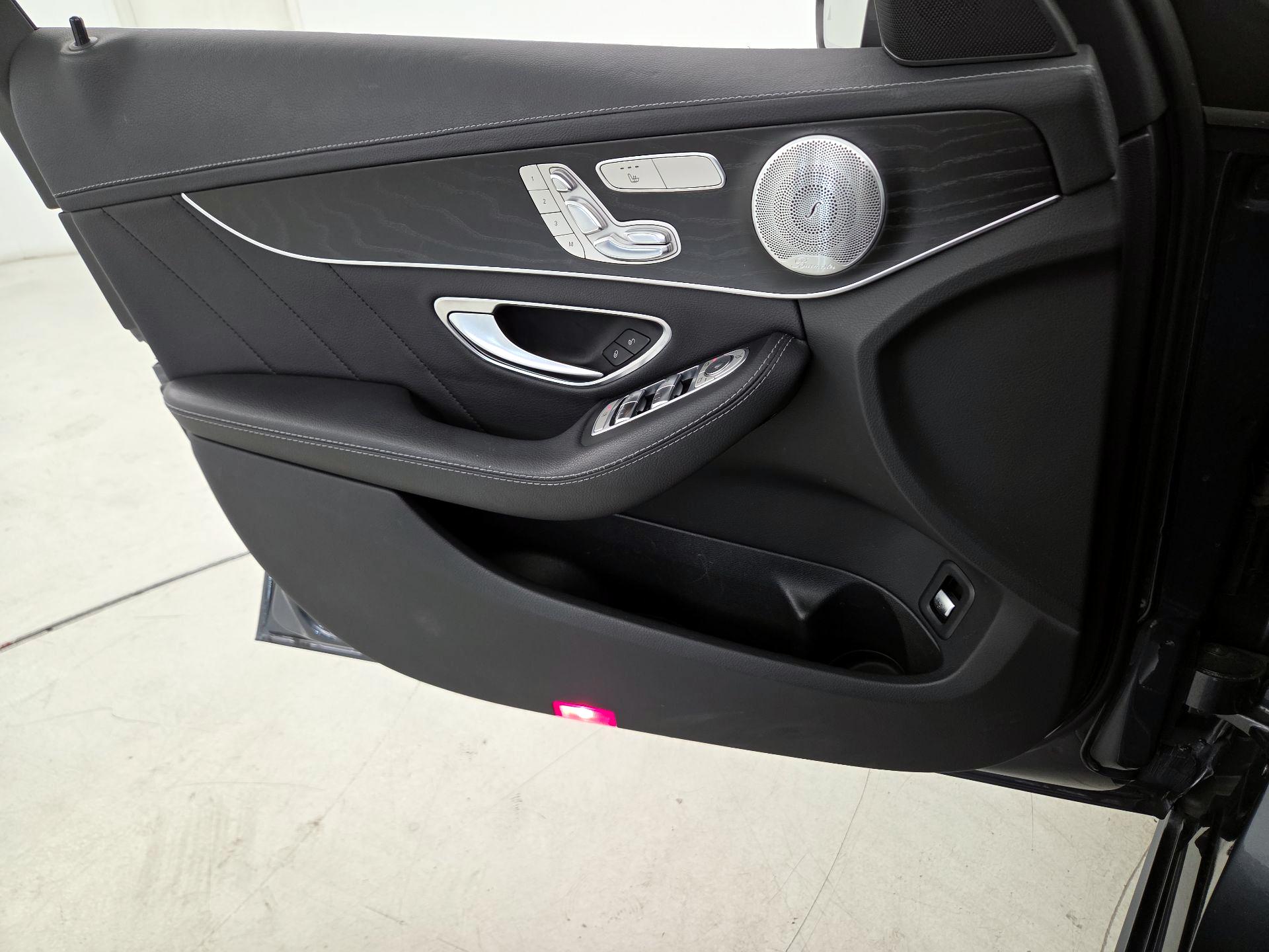 Thumbnail: 2016 Mercedes-Benz C-Class - 12