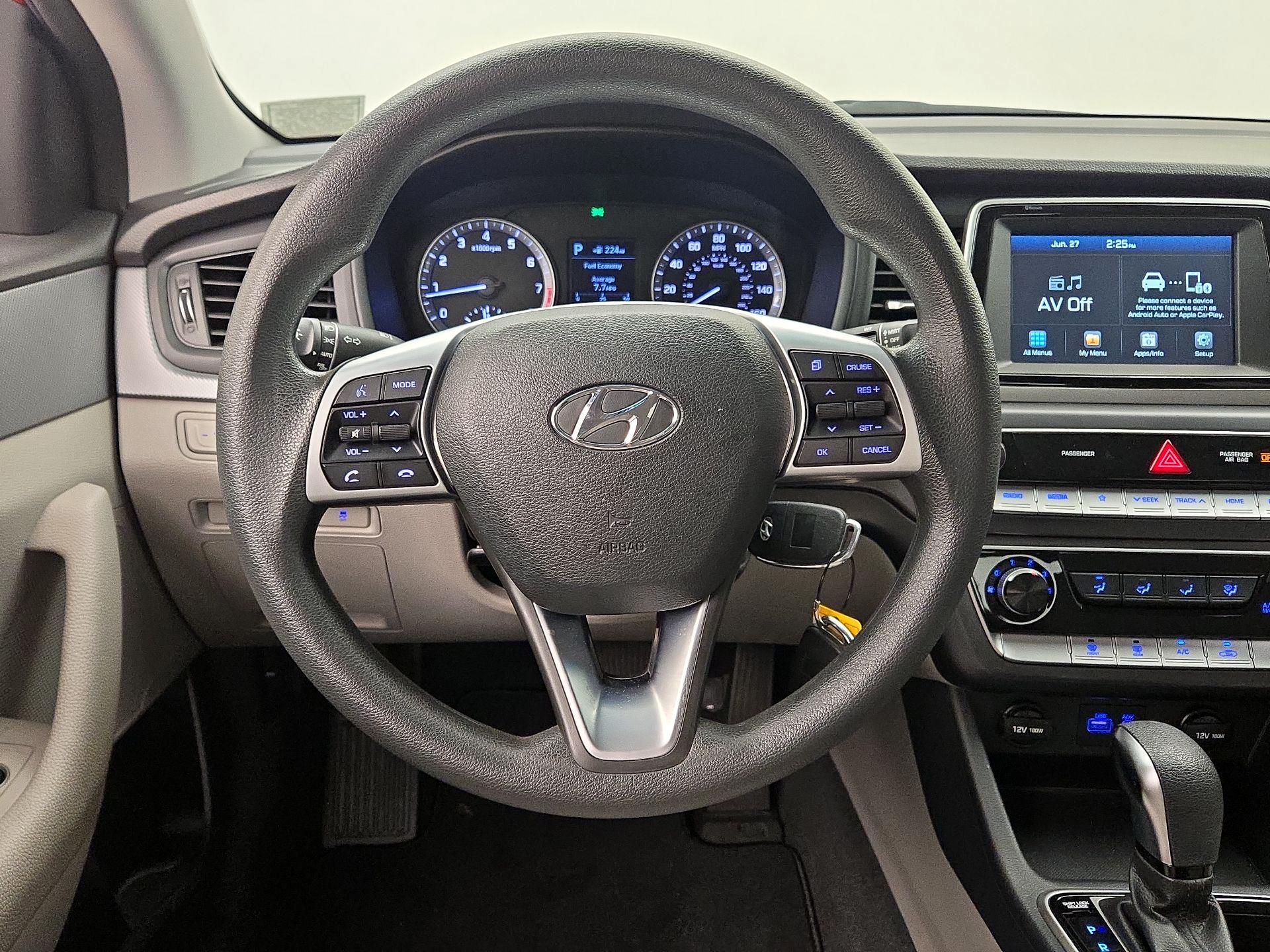 Thumbnail: 2019 Hyundai Sonata - 10