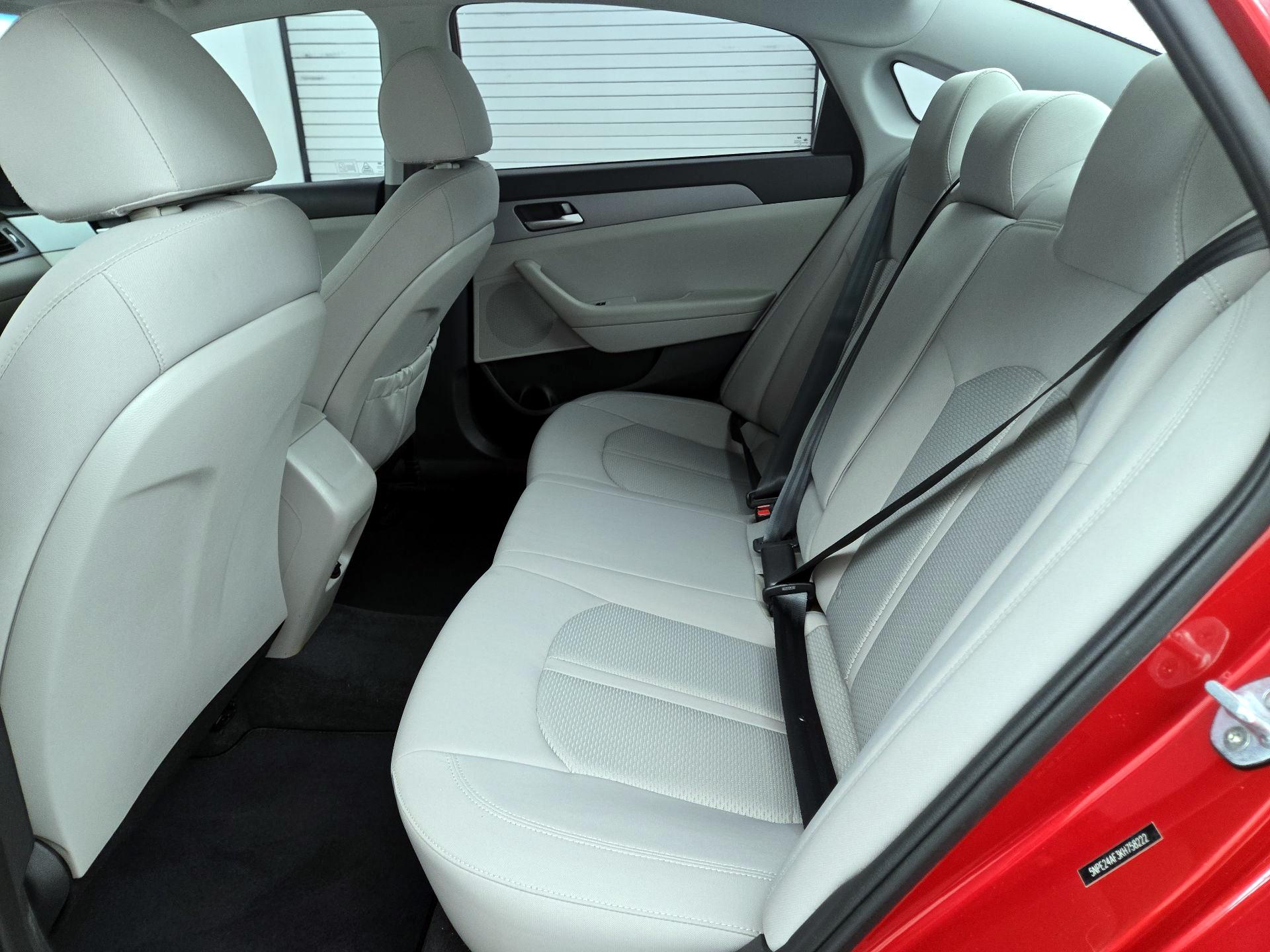Thumbnail: 2019 Hyundai Sonata - 19