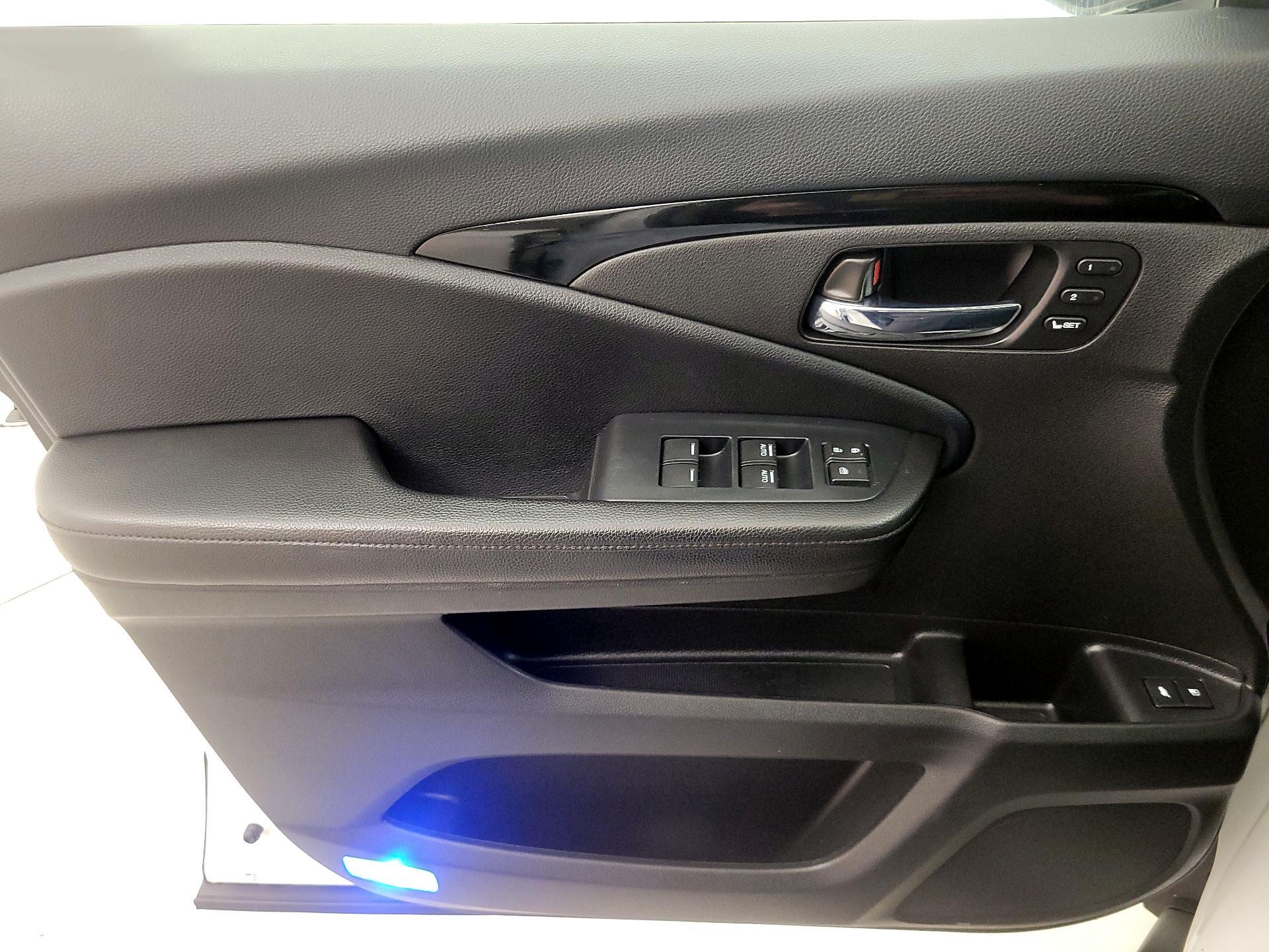 Thumbnail: 2020 Honda Pilot - 12