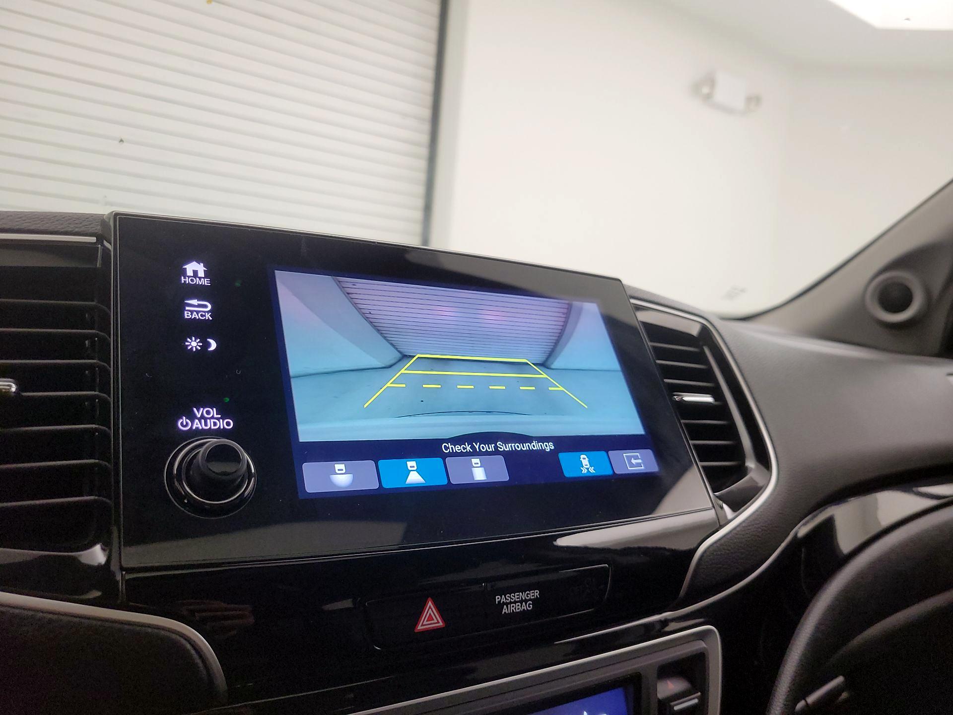 Thumbnail: 2020 Honda Pilot - 15