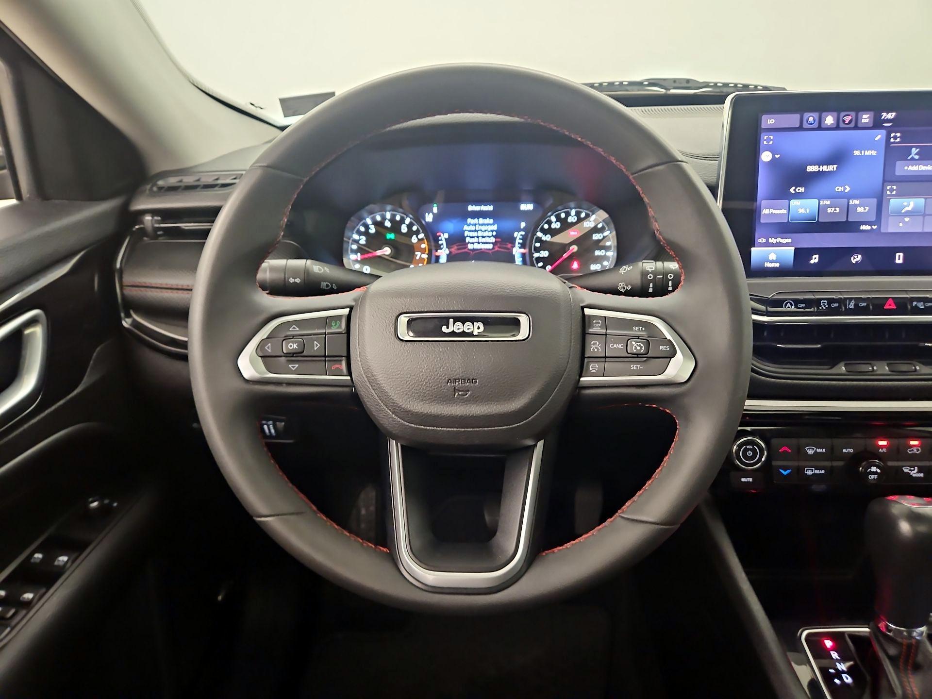 Thumbnail: 2022 Jeep Compass - 10