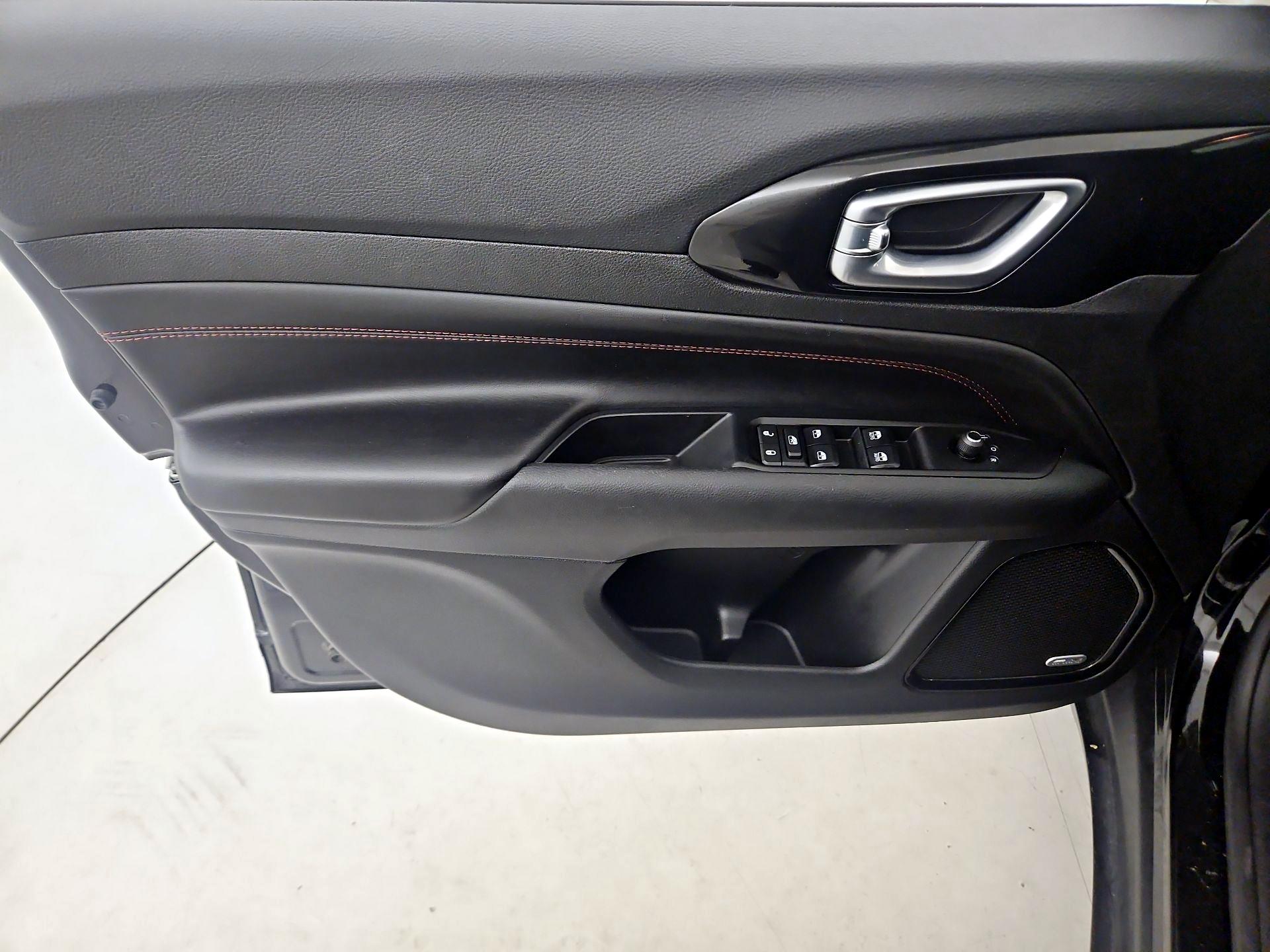 Thumbnail: 2022 Jeep Compass - 12