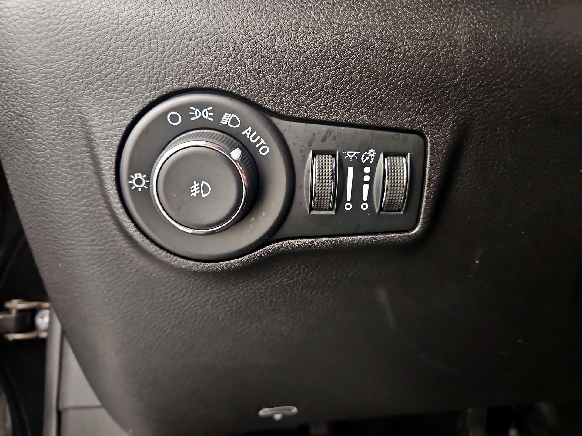 Thumbnail: 2022 Jeep Compass - 13