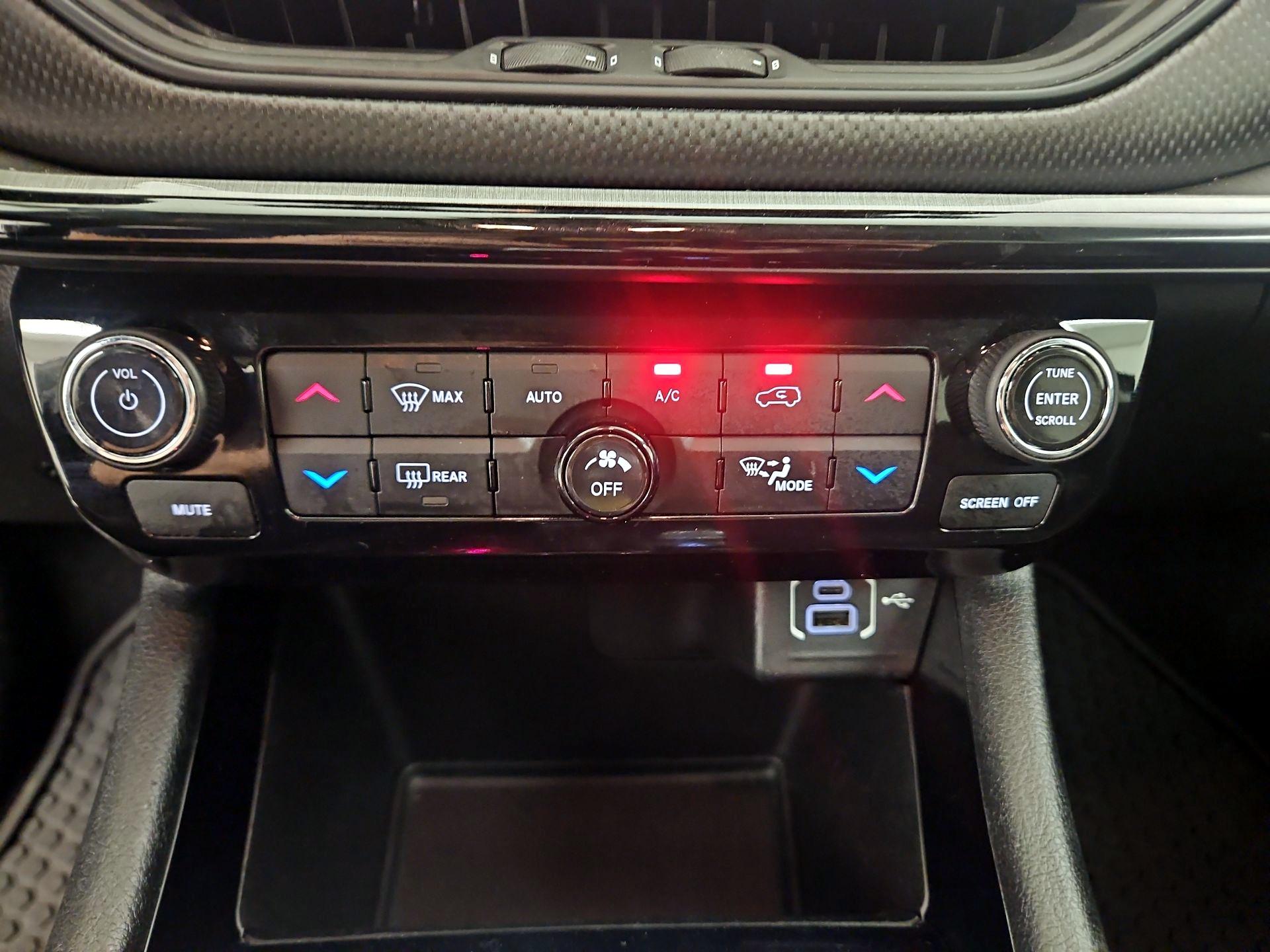 Thumbnail: 2022 Jeep Compass - 16