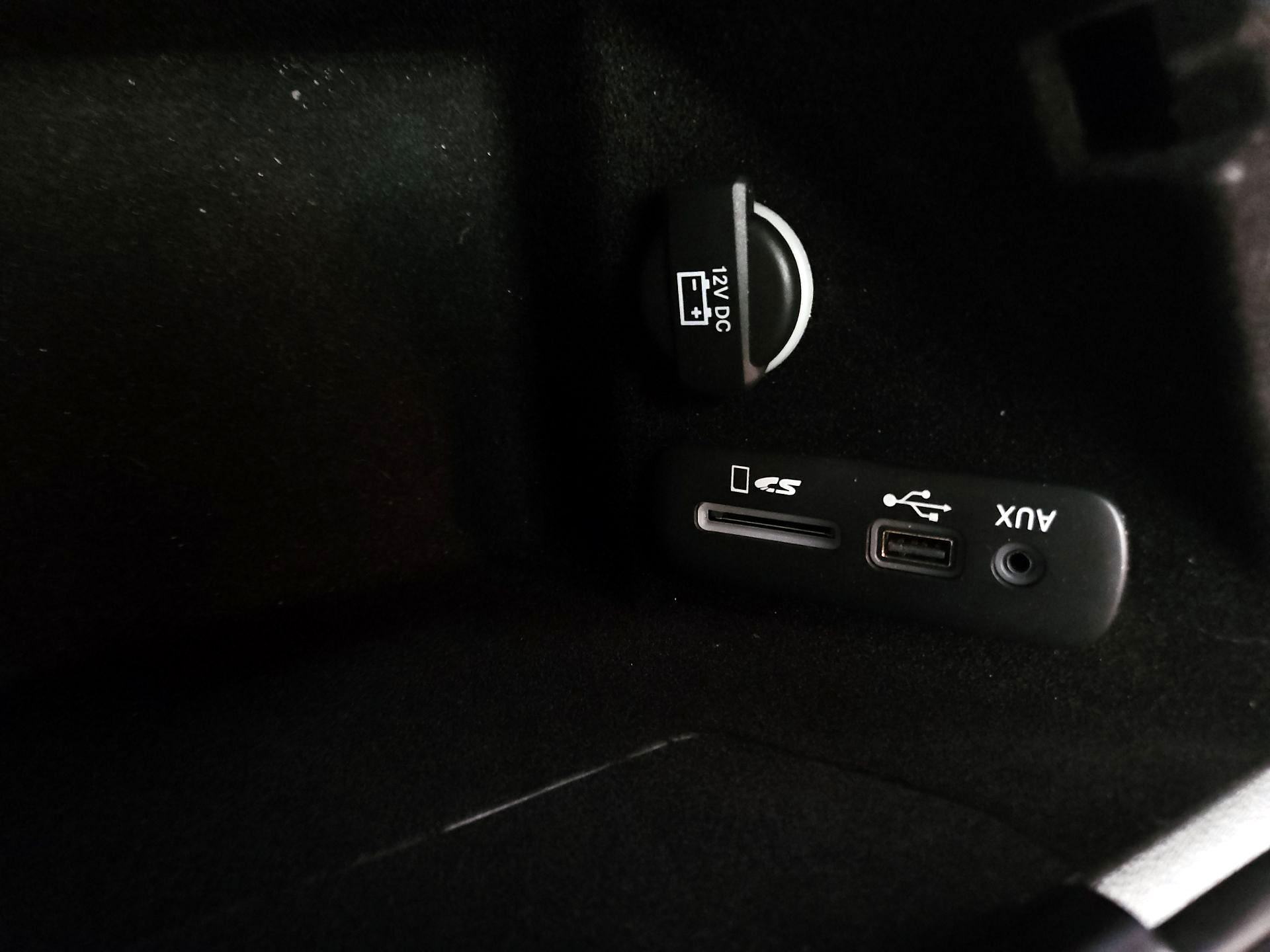 Thumbnail: 2015 Dodge Challenger - 19