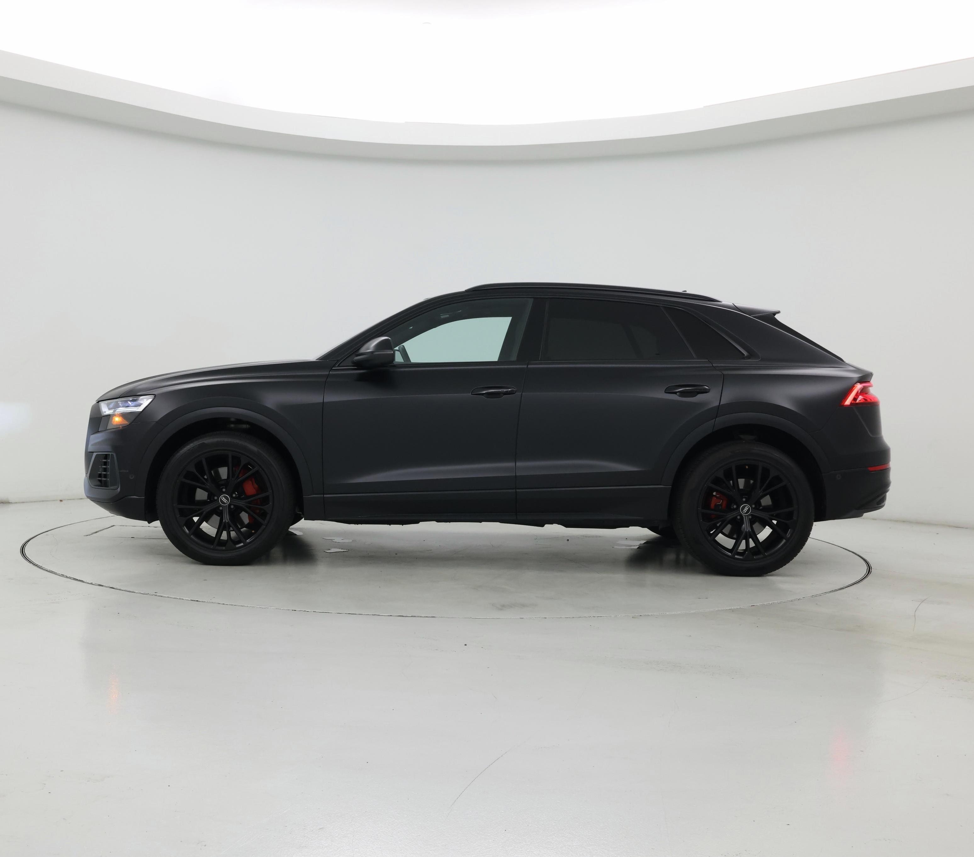 Thumbnail: 2021 Audi Q8 - 3
