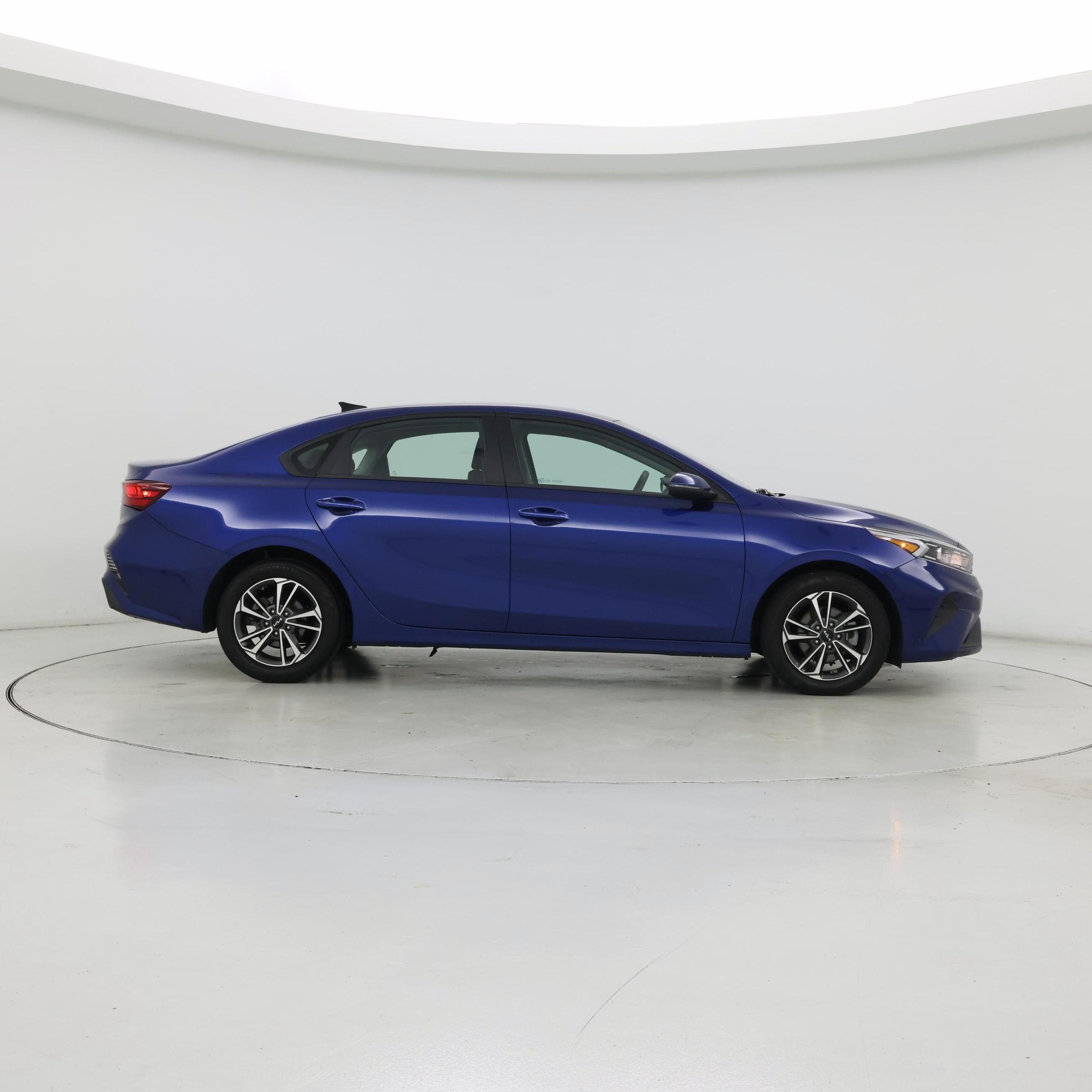 Thumbnail: 2024 Kia Forte - 7