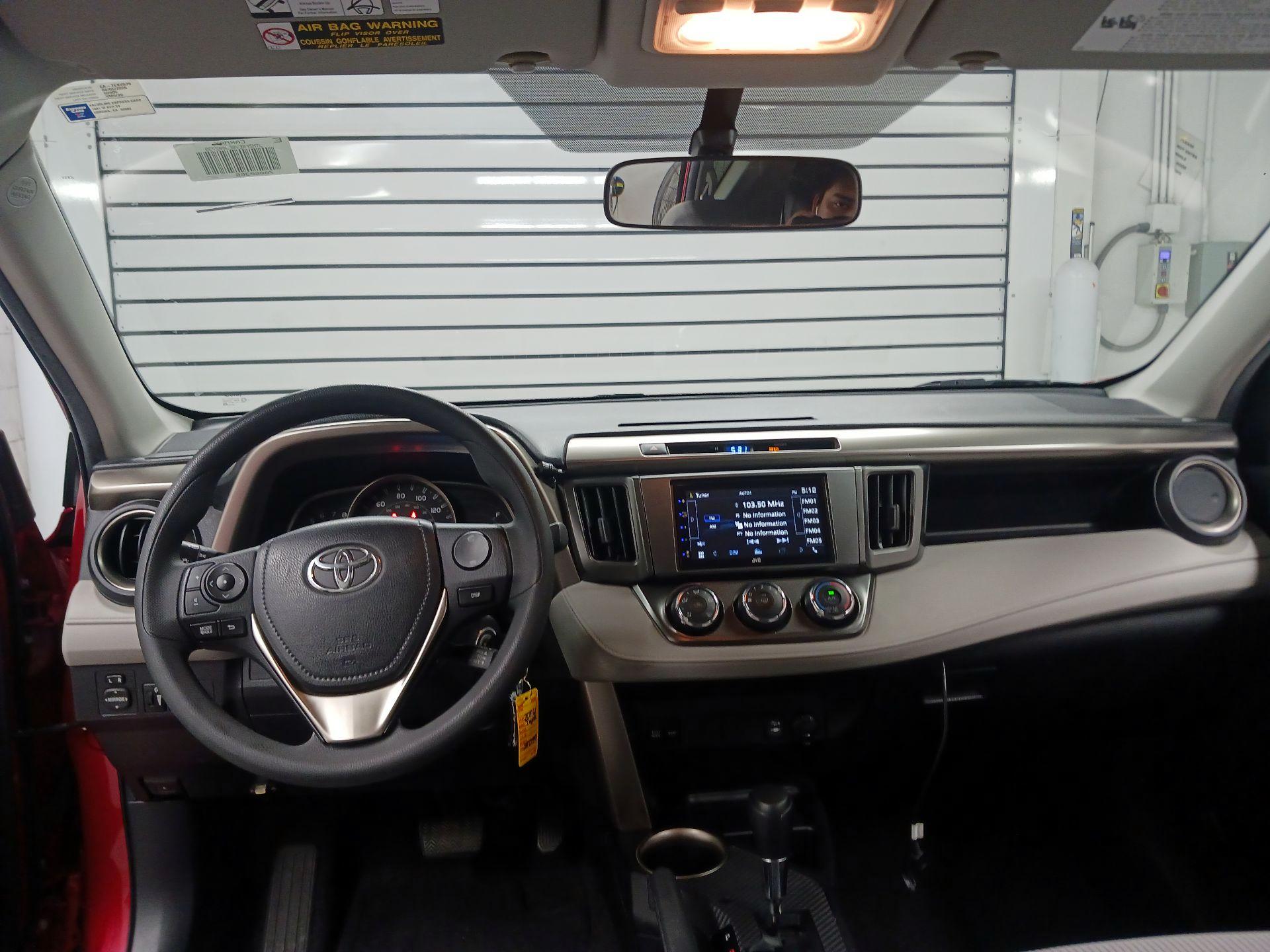 Thumbnail: 2014 Toyota RAV4 - 9