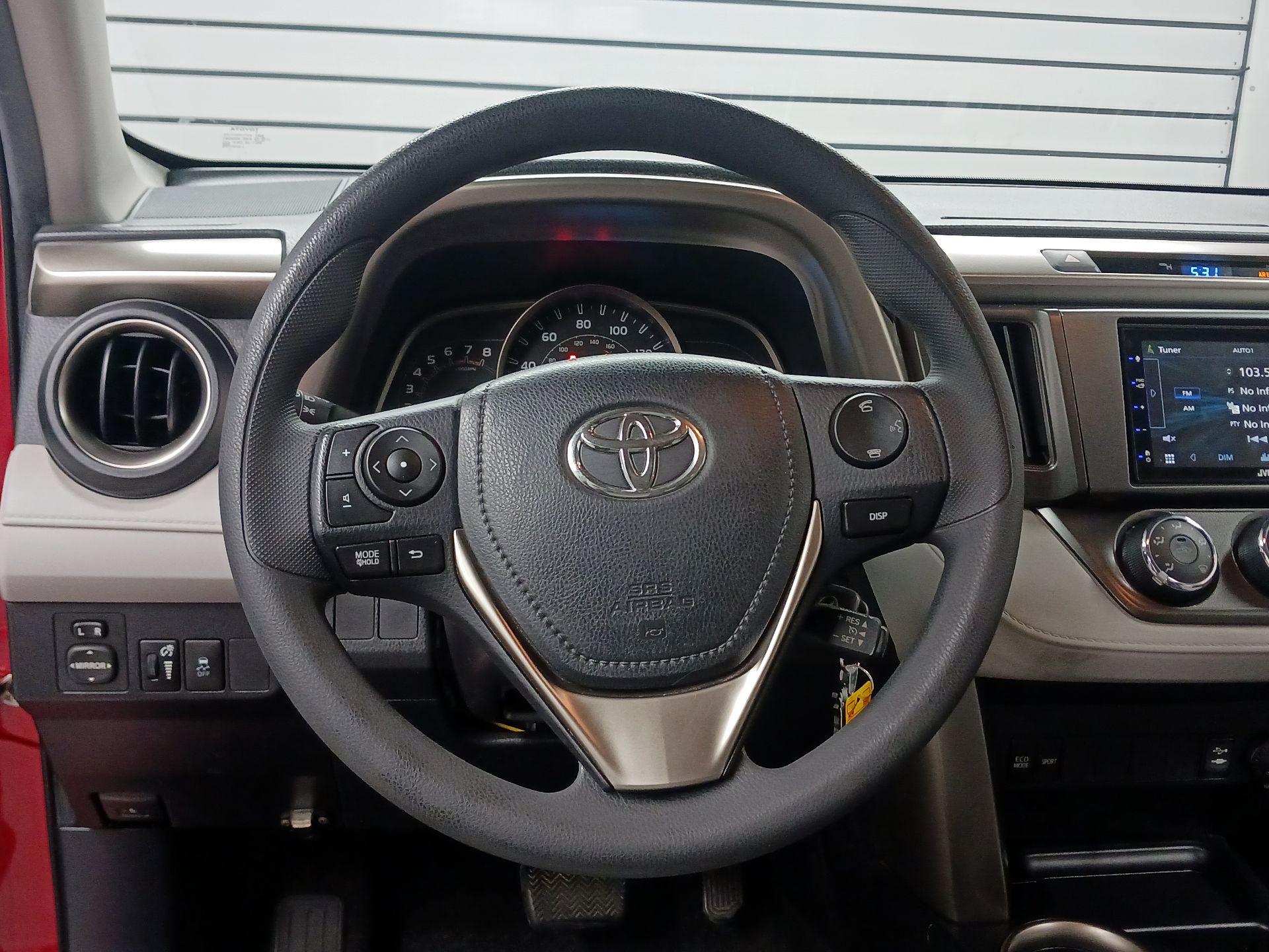 Thumbnail: 2014 Toyota RAV4 - 10