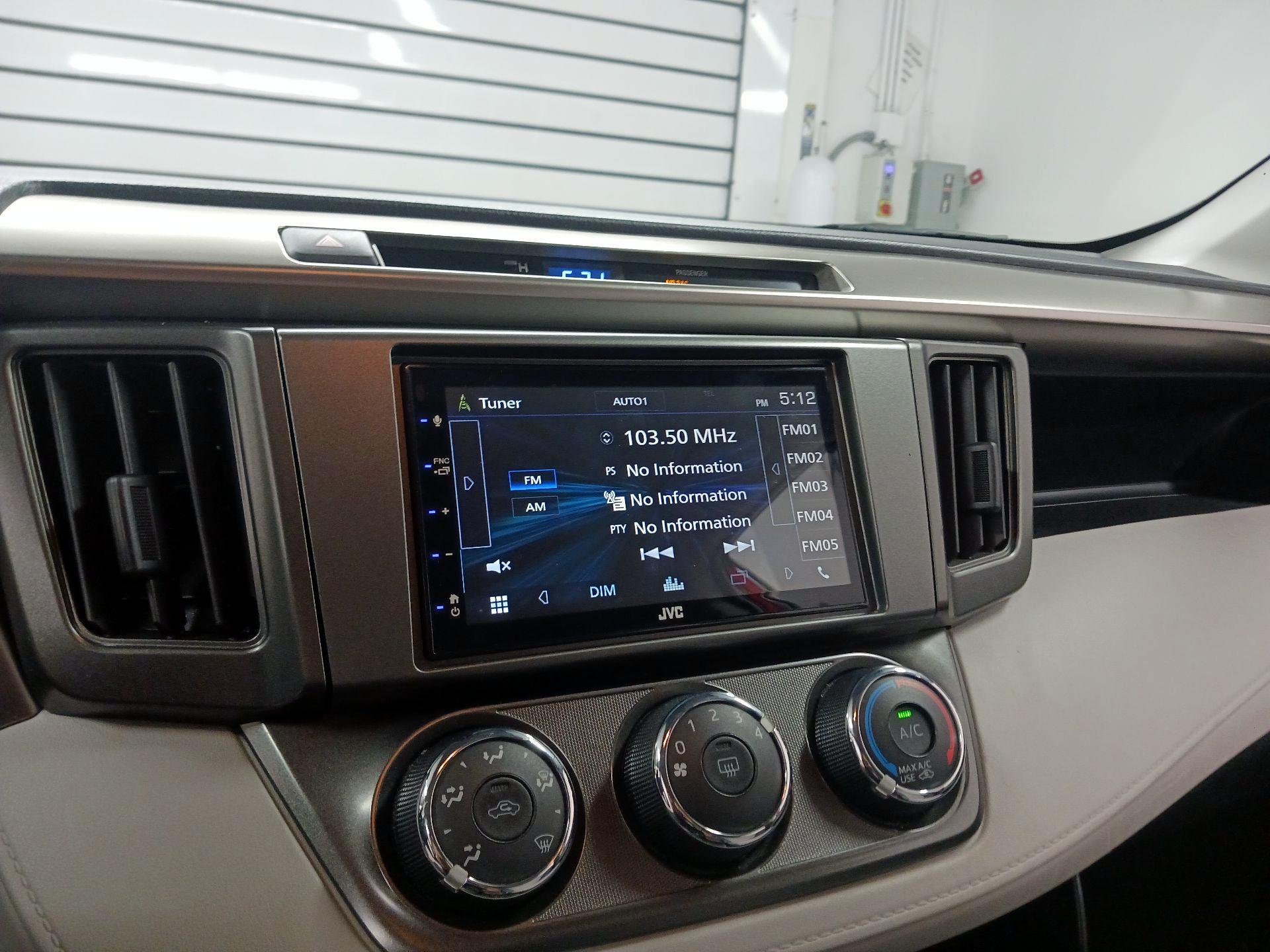 Thumbnail: 2014 Toyota RAV4 - 13