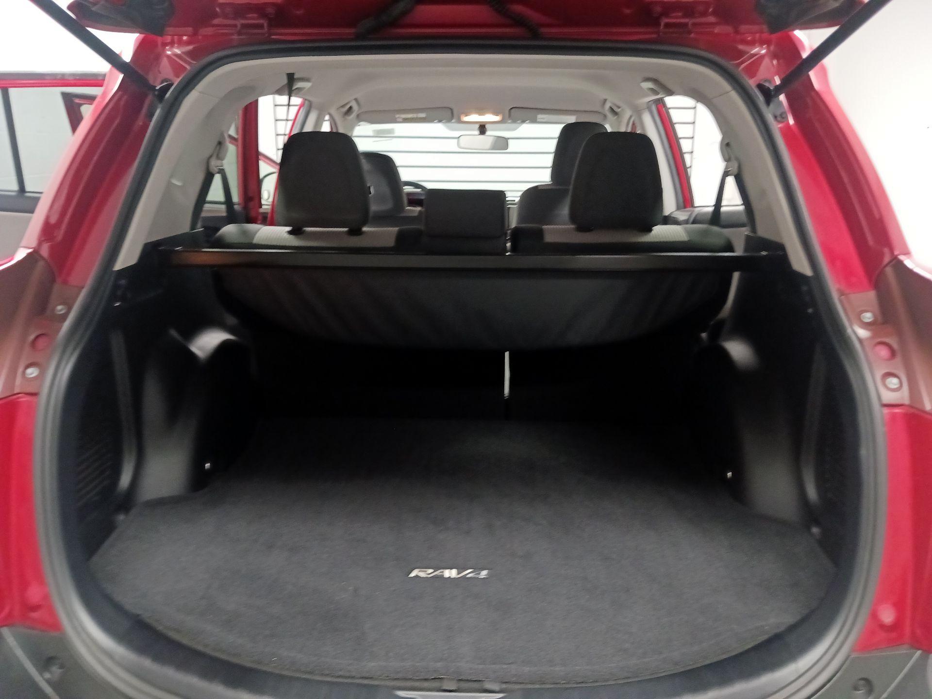 Thumbnail: 2014 Toyota RAV4 - 16