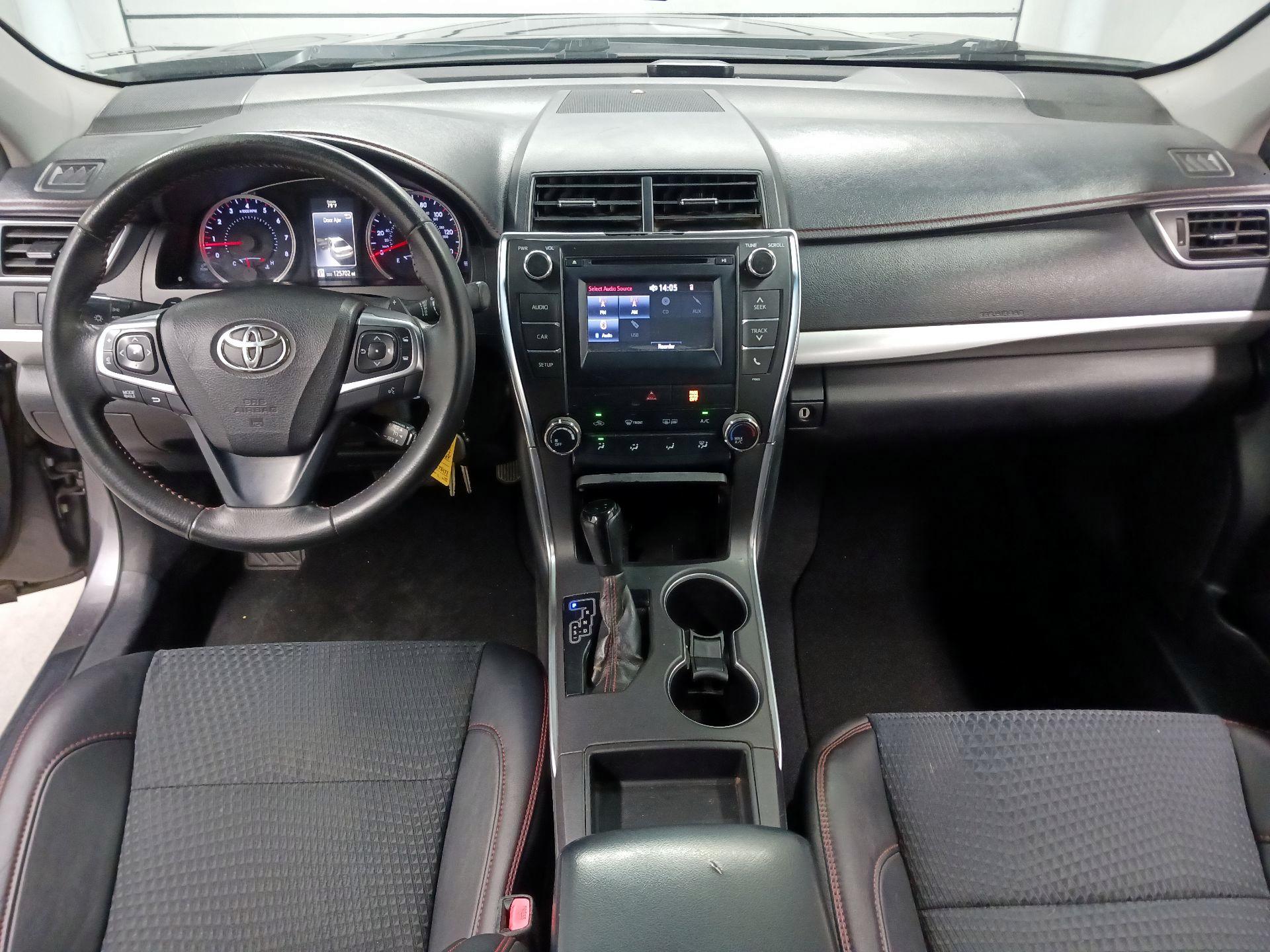 Thumbnail: 2015 Toyota Camry - 9