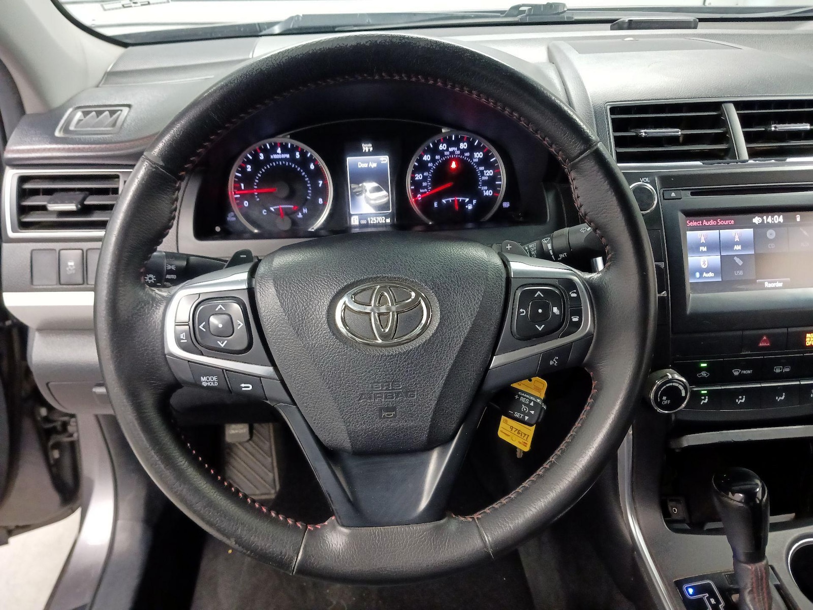 2015 Toyota Camry SE - Photo 11