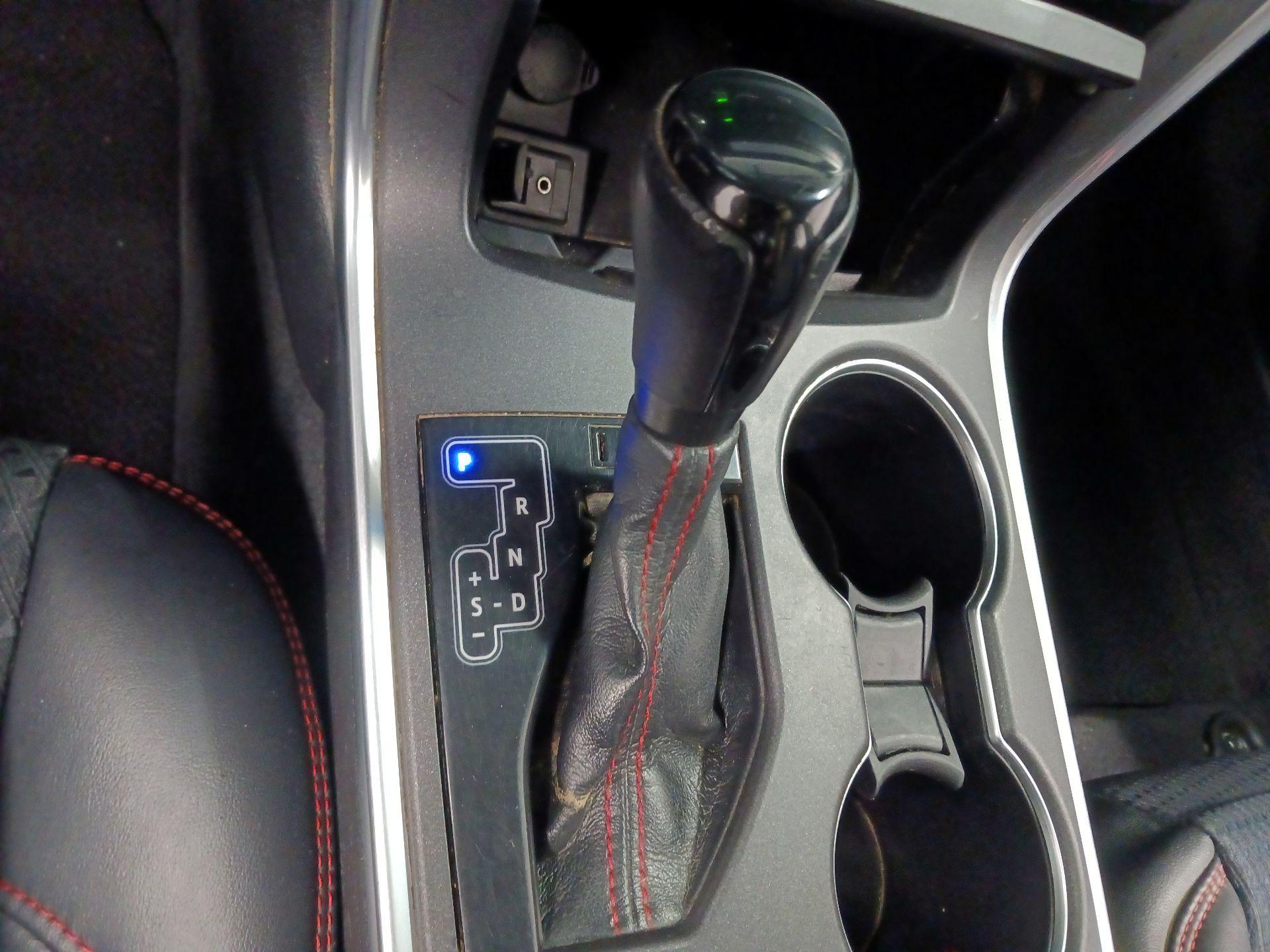 Thumbnail: 2015 Toyota Camry - 16