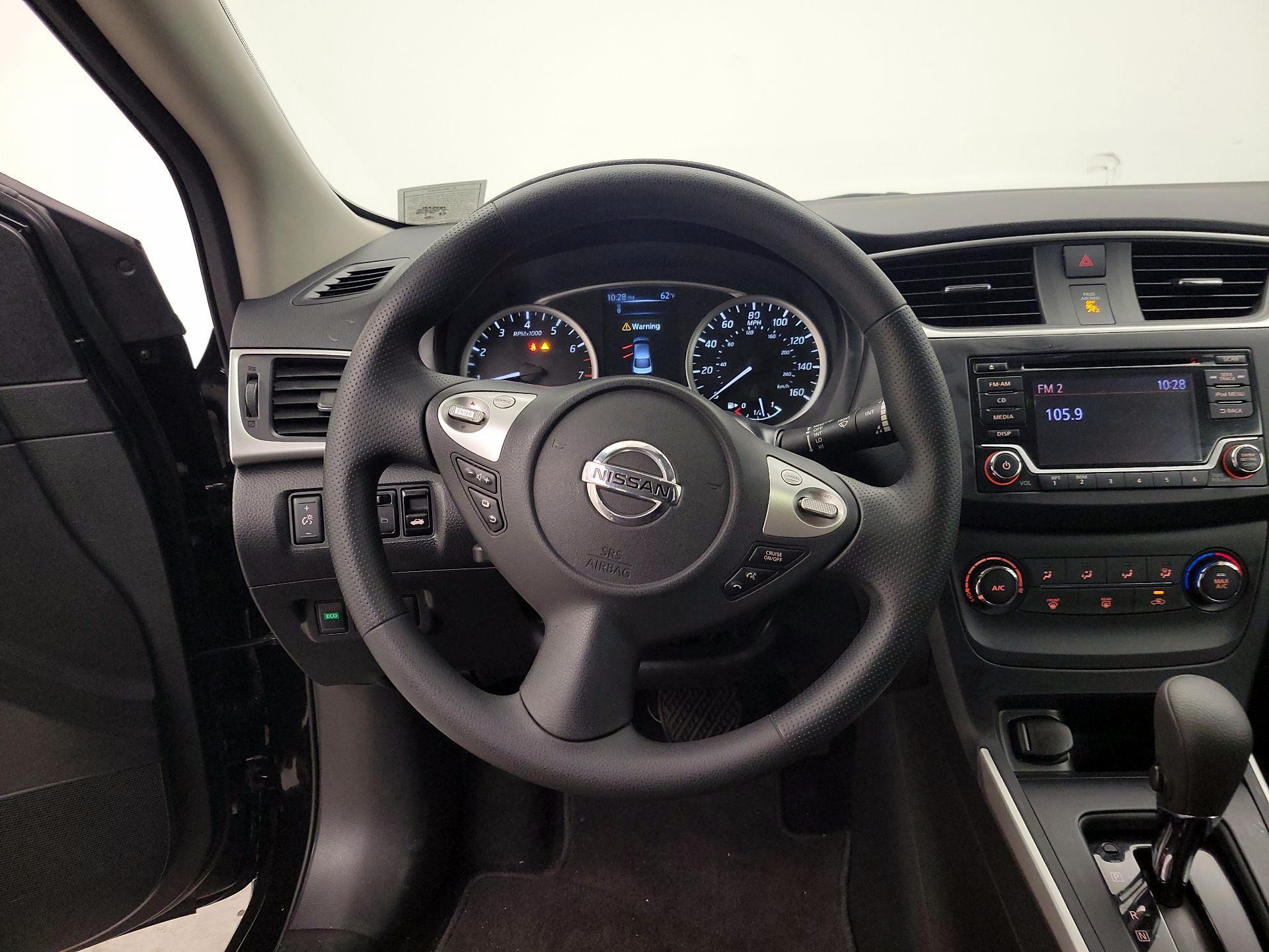 Thumbnail: 2018 Nissan Sentra - 10