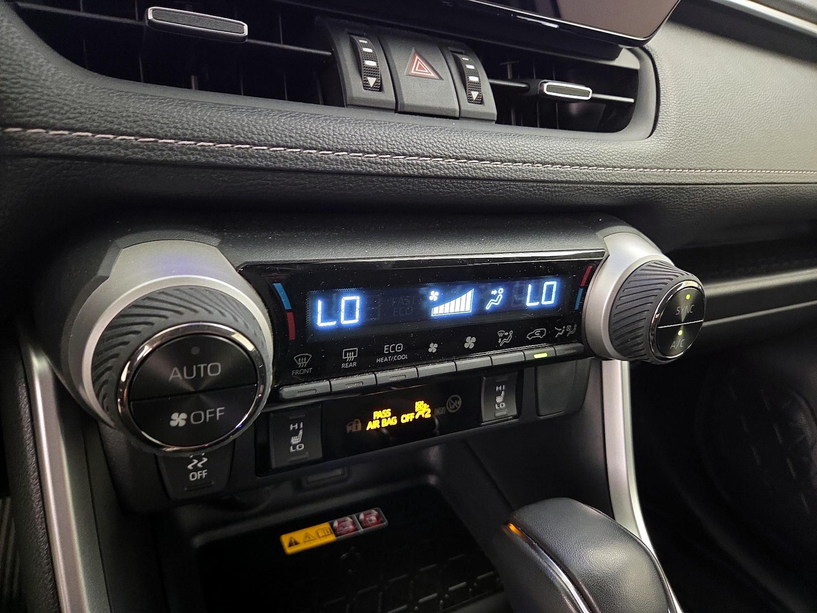 2025 Toyota RAV4 XLE Premium - Photo 18