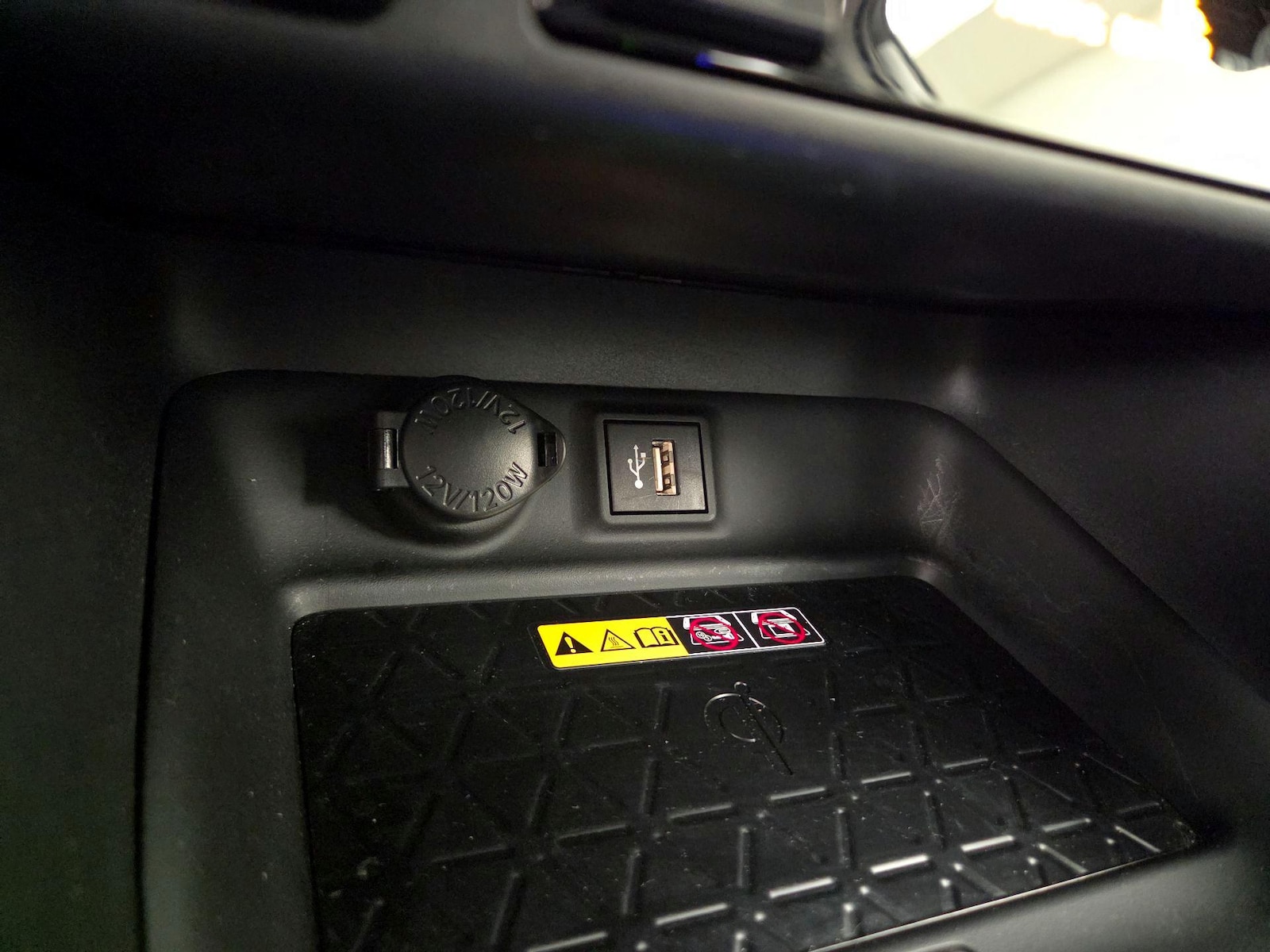 2025 Toyota RAV4 XLE Premium - Photo 20