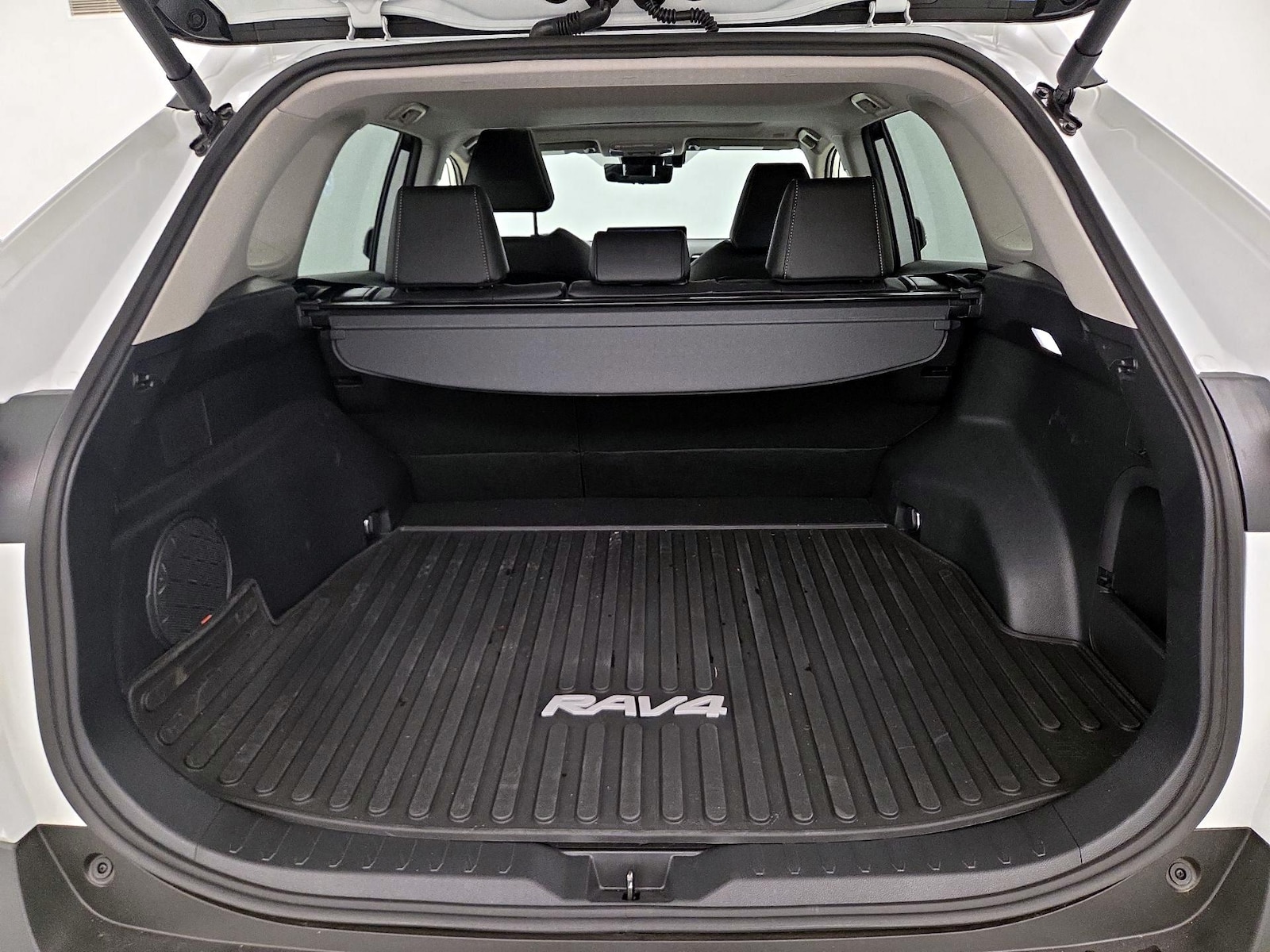 2025 Toyota RAV4 XLE Premium - Photo 23