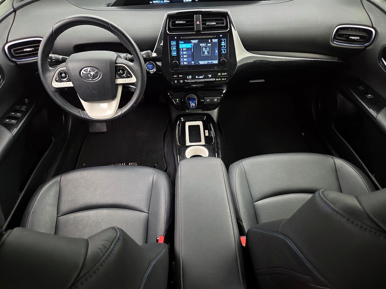 2016 Toyota Prius Three - Photo 10