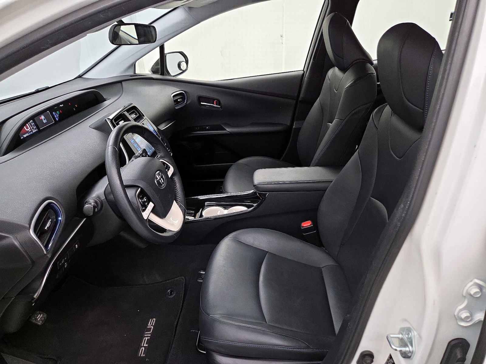 2016 Toyota Prius Three - Photo 12
