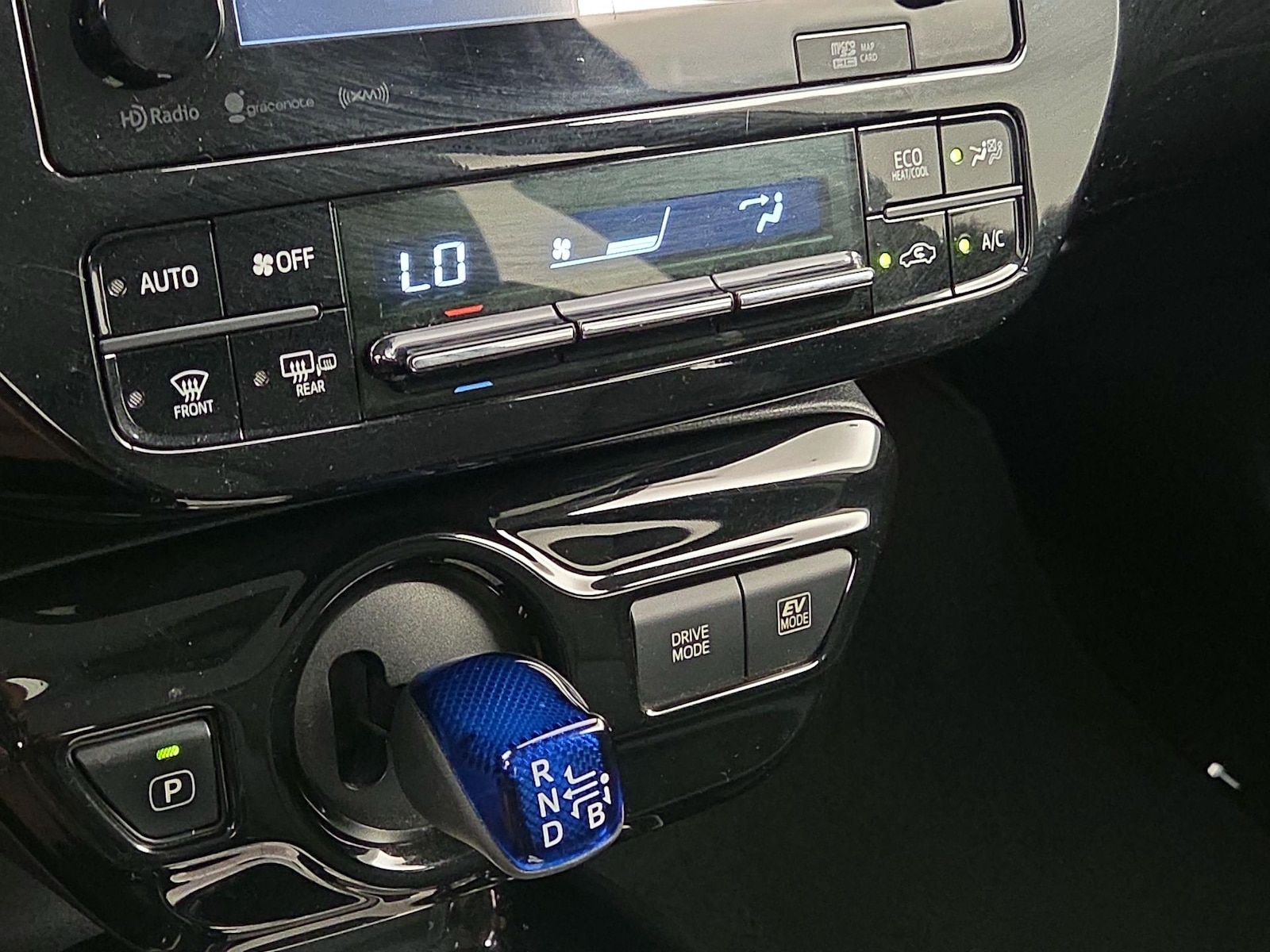 2016 Toyota Prius Three - Photo 16