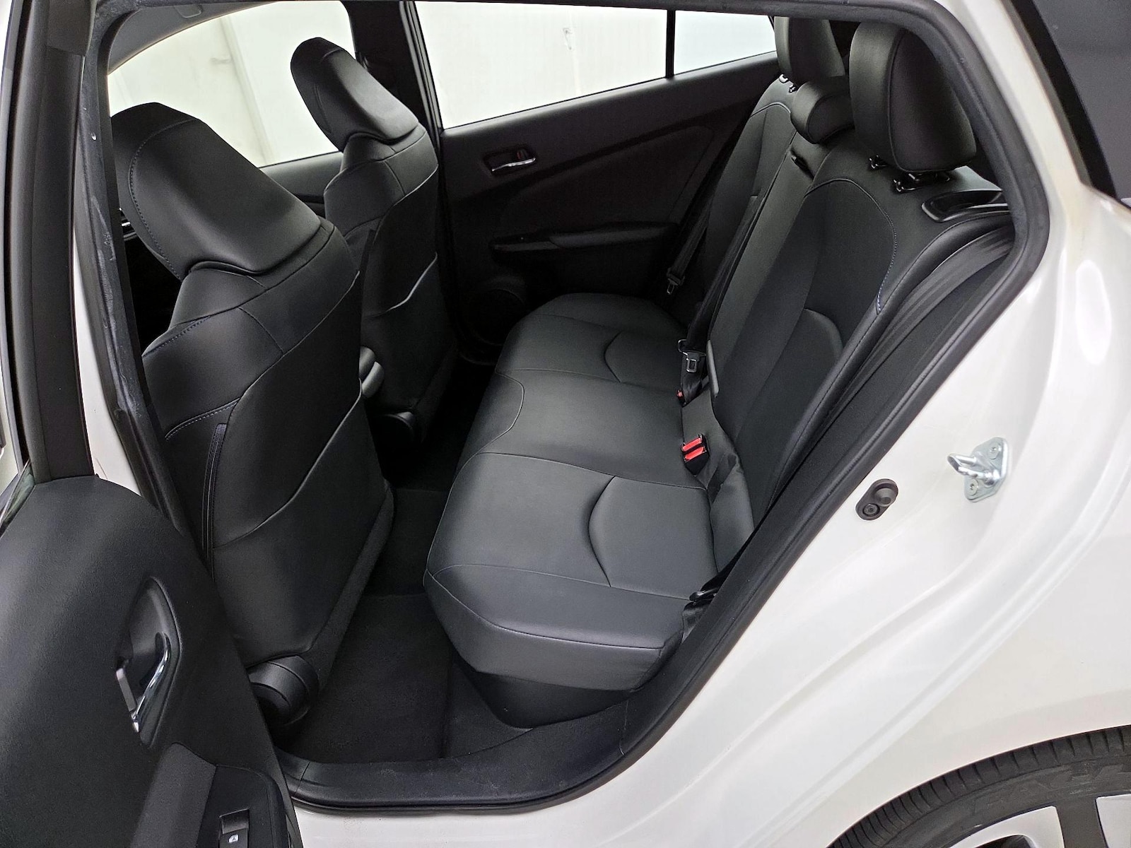 2016 Toyota Prius Three - Photo 19