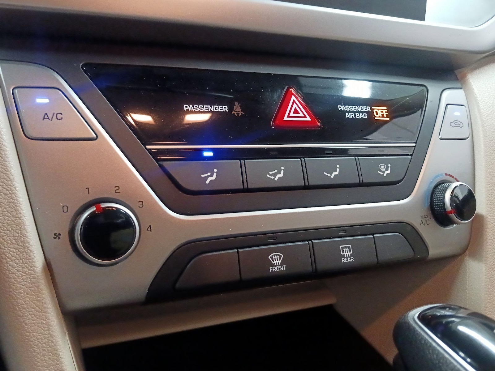 2018 Hyundai Elantra SE - Photo 16