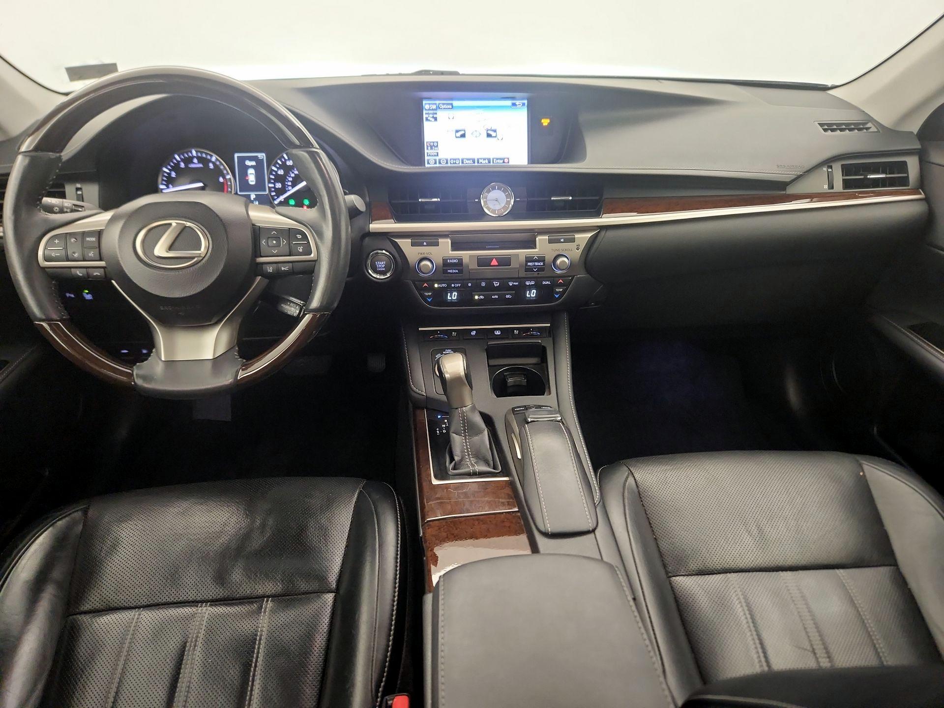 Thumbnail: 2016 Lexus ES - 9