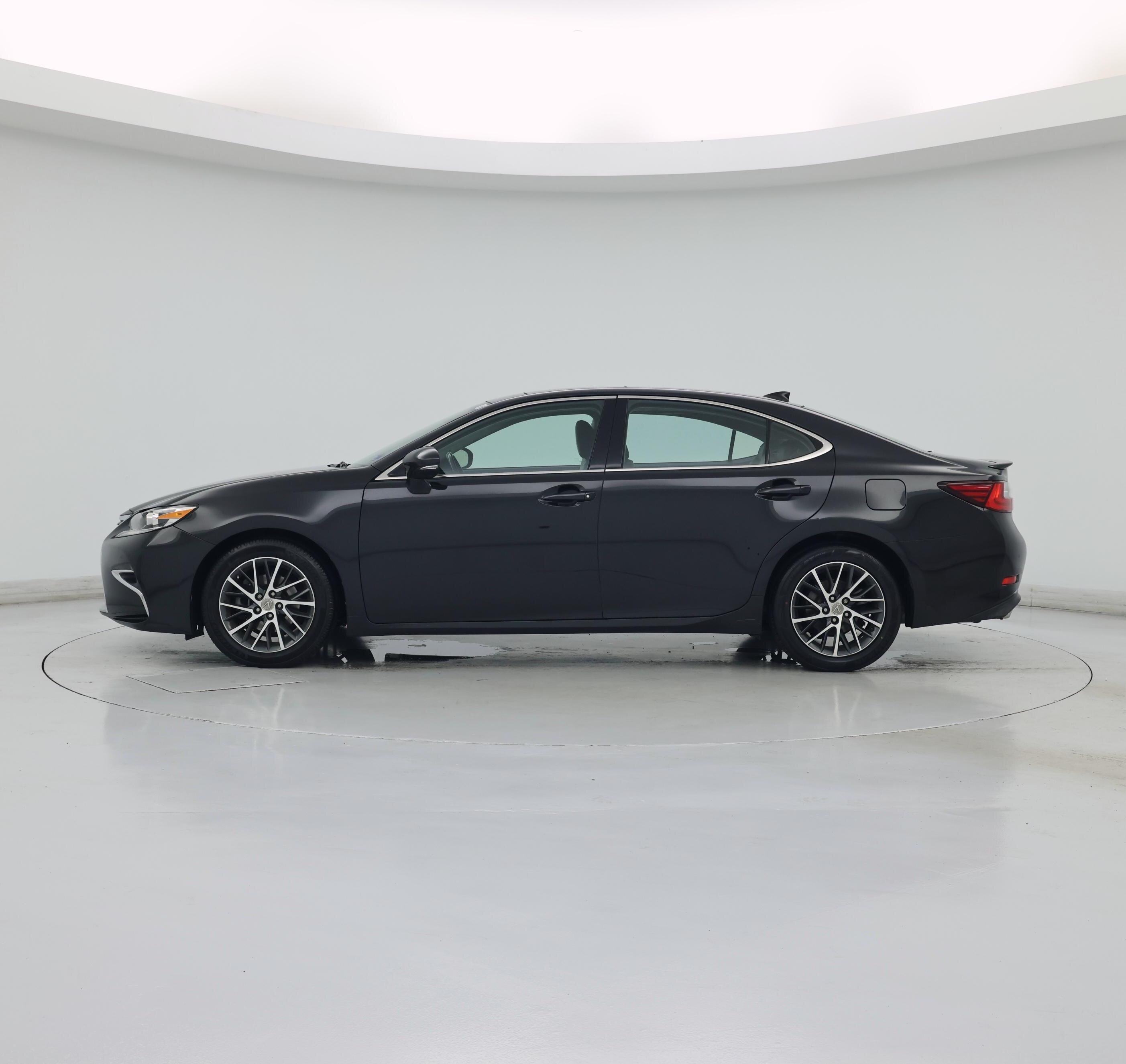 Thumbnail: 2016 Lexus ES - 3