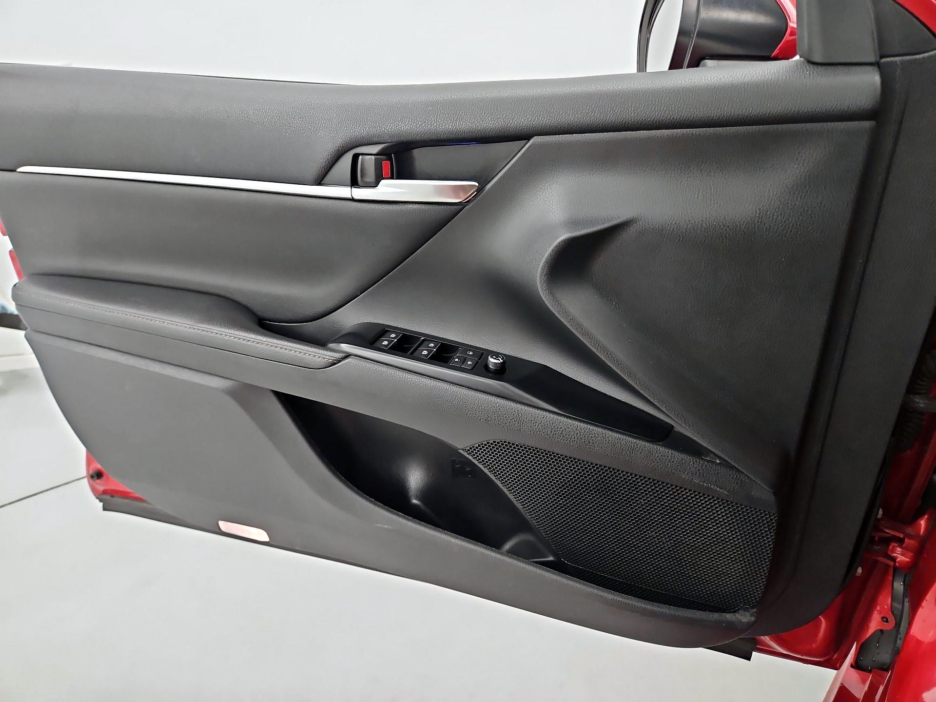 Thumbnail: 2020 Toyota Camry - 12