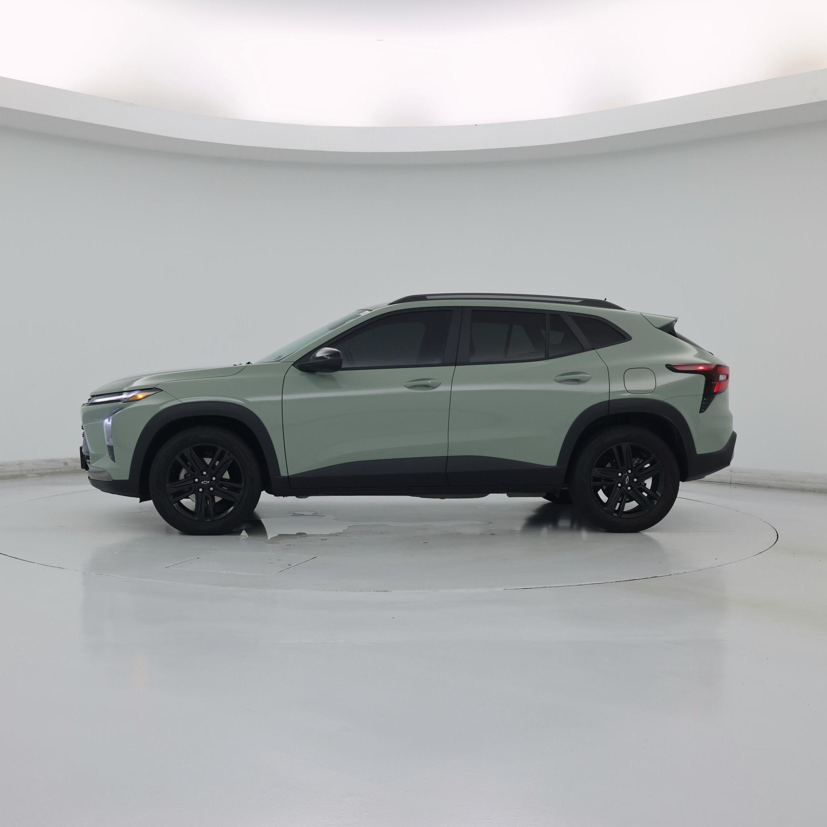 Thumbnail: 2025 Chevrolet Trax - 3