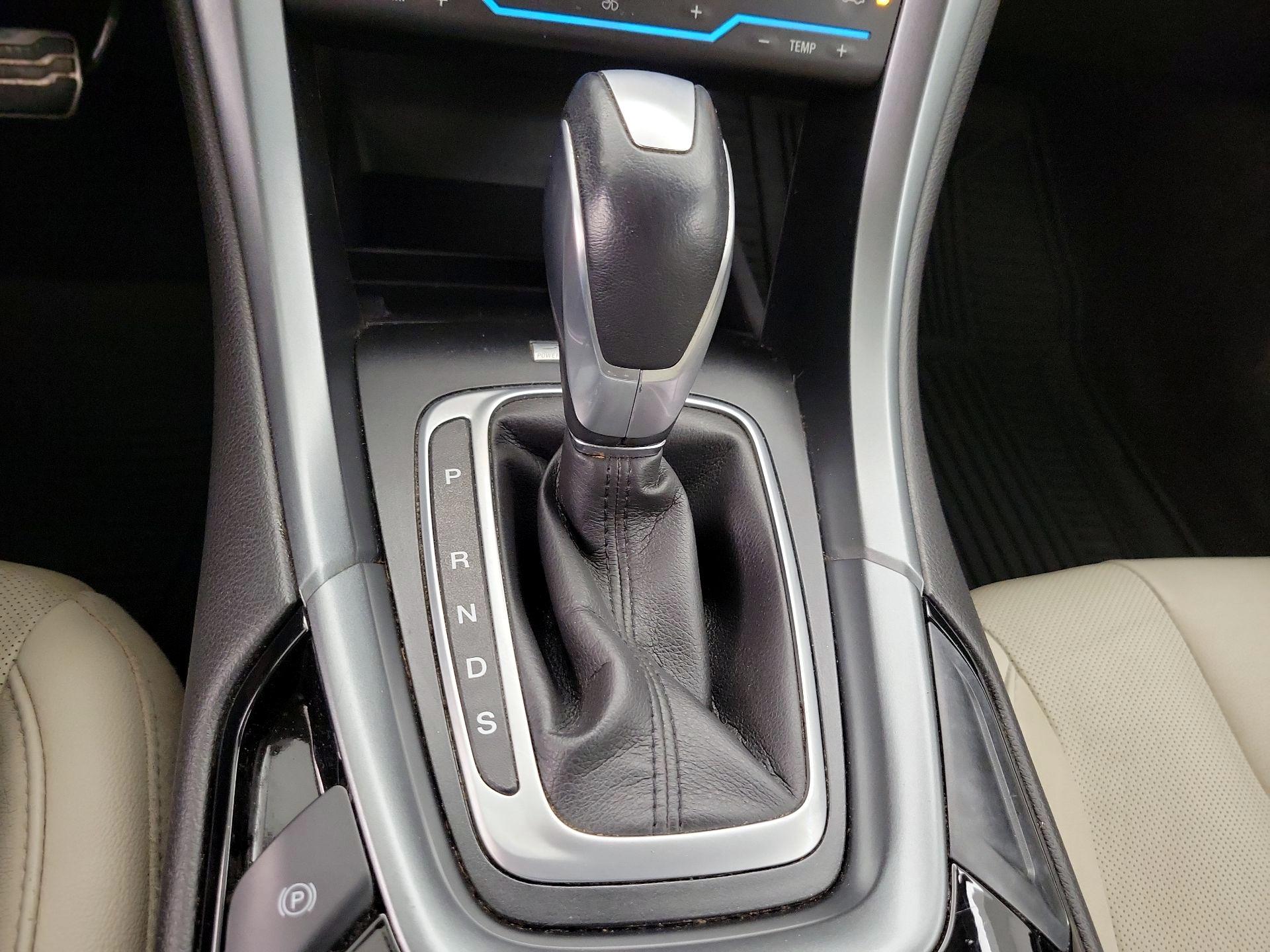 Thumbnail: 2015 Ford Fusion - 17