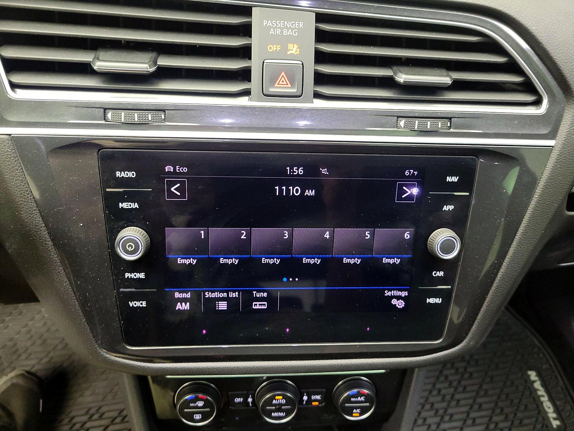 Thumbnail: 2018 Volkswagen Tiguan - 16