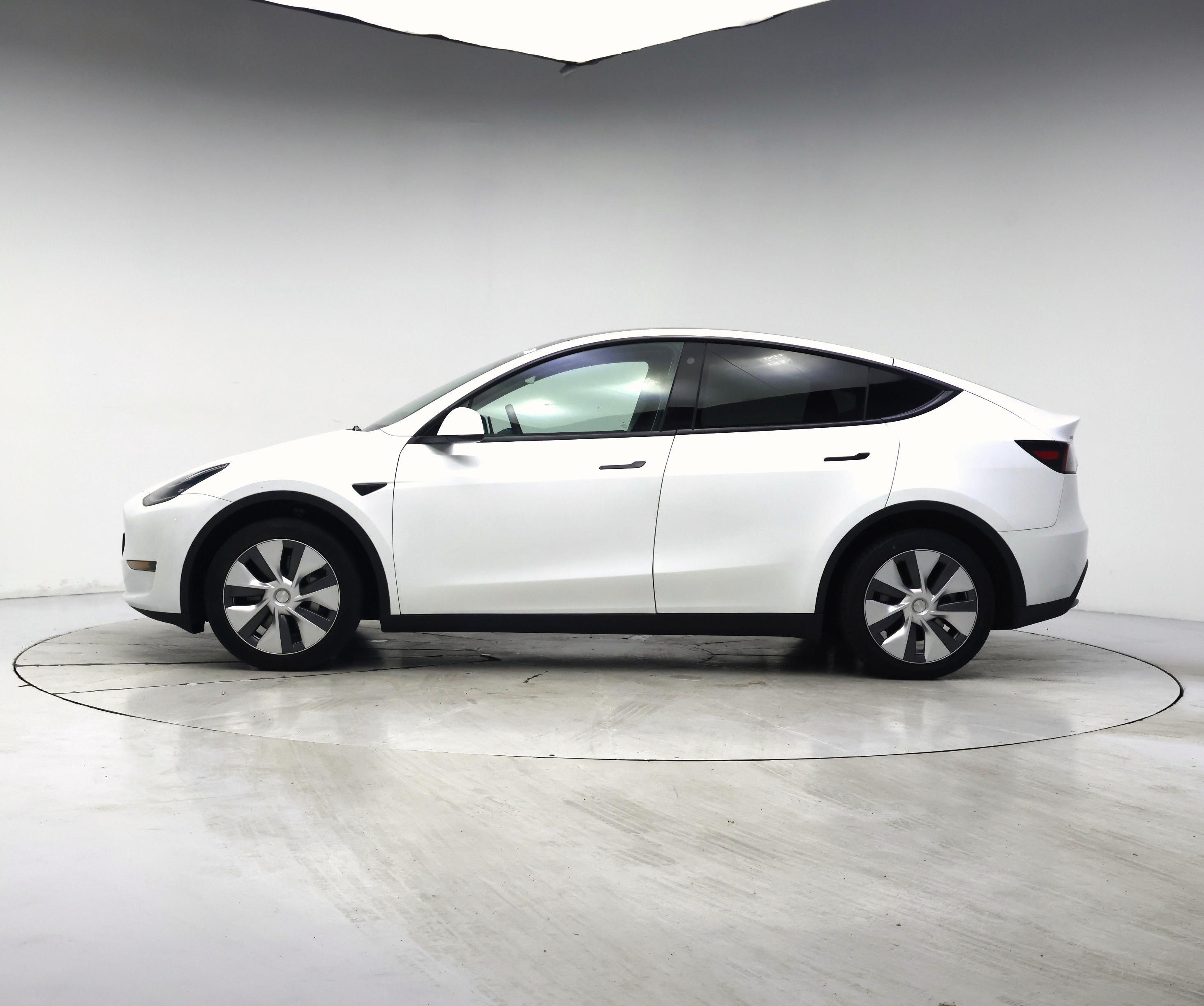 Thumbnail: 2023 Tesla Model Y - 3